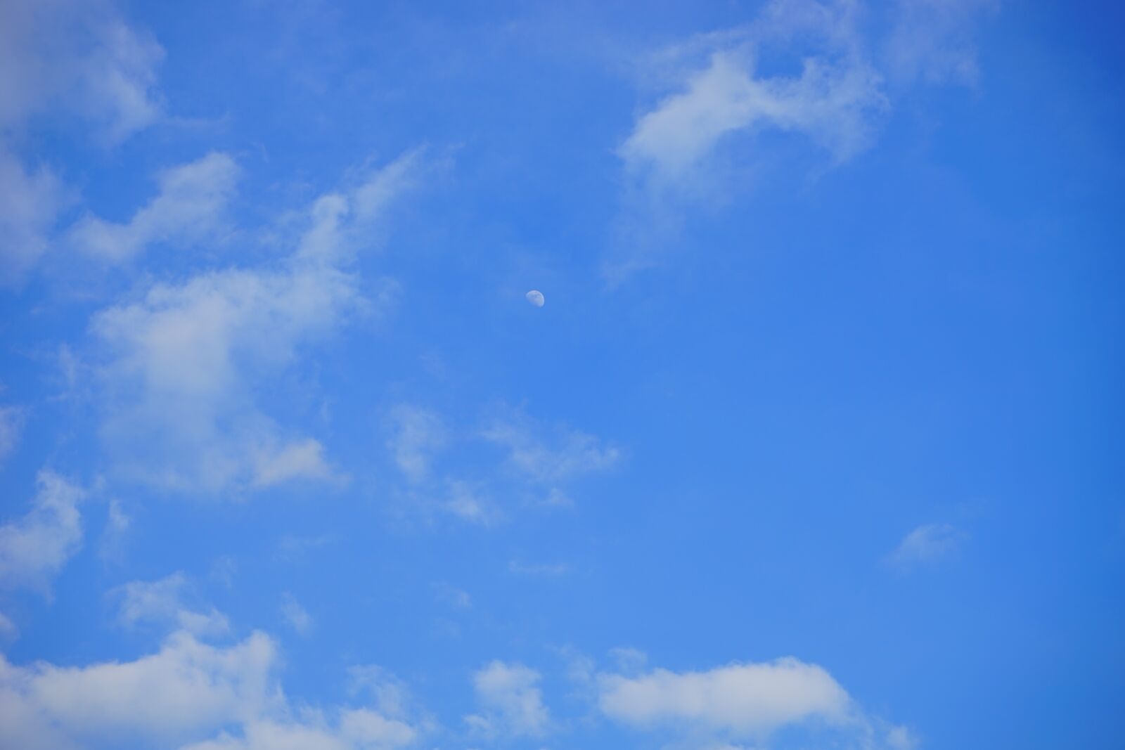 Sony a7 sample photo. Sky, clouds, moon photography