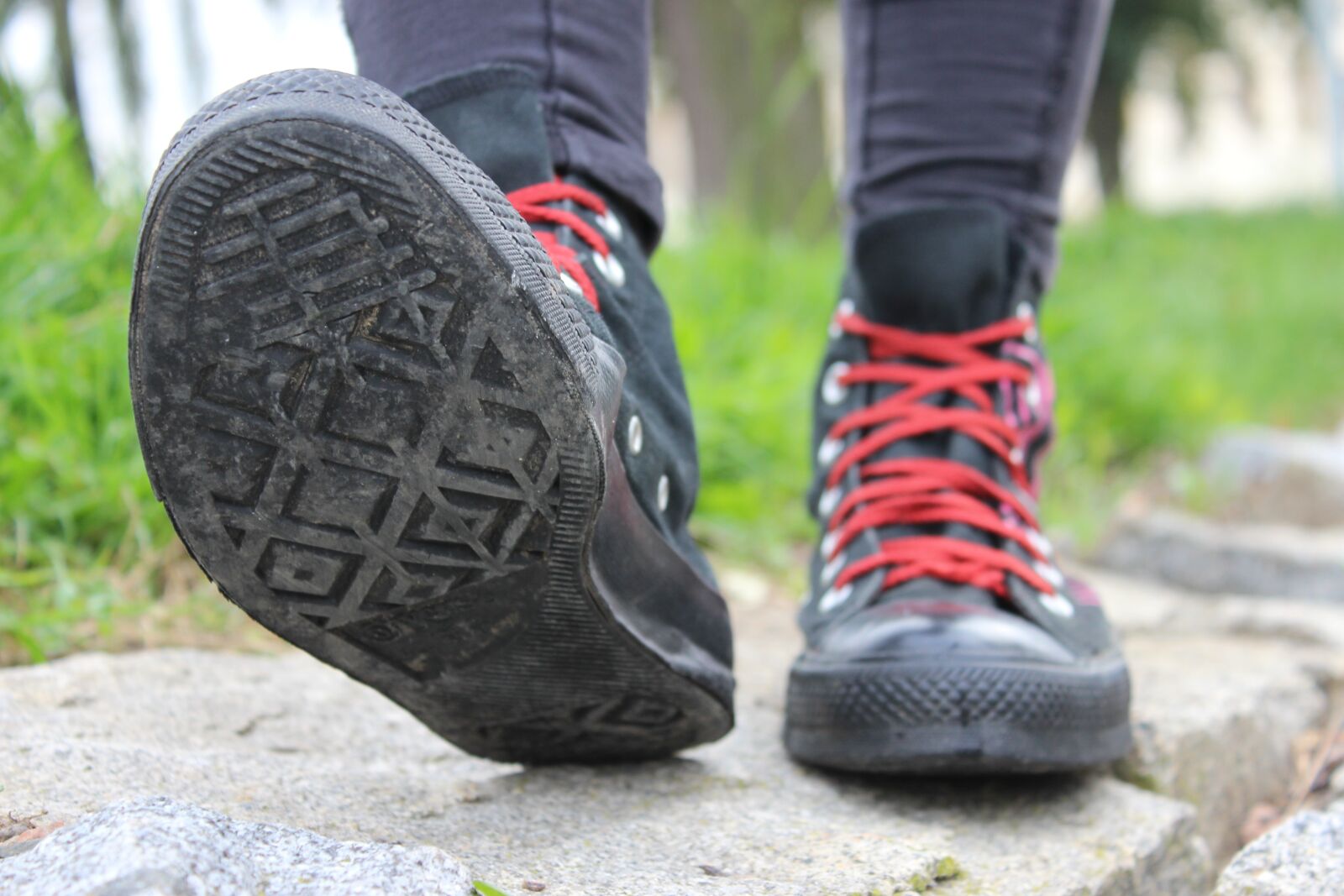 Canon EOS 600D (Rebel EOS T3i / EOS Kiss X5) sample photo. Converse, sneakers, shoe photography