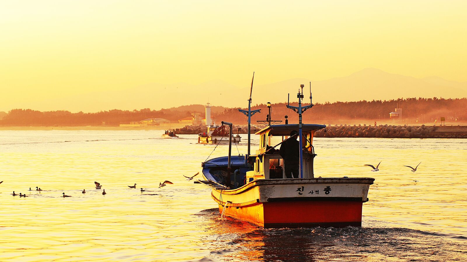 Nikon D2Xs sample photo. Sea, ship, dawn photography