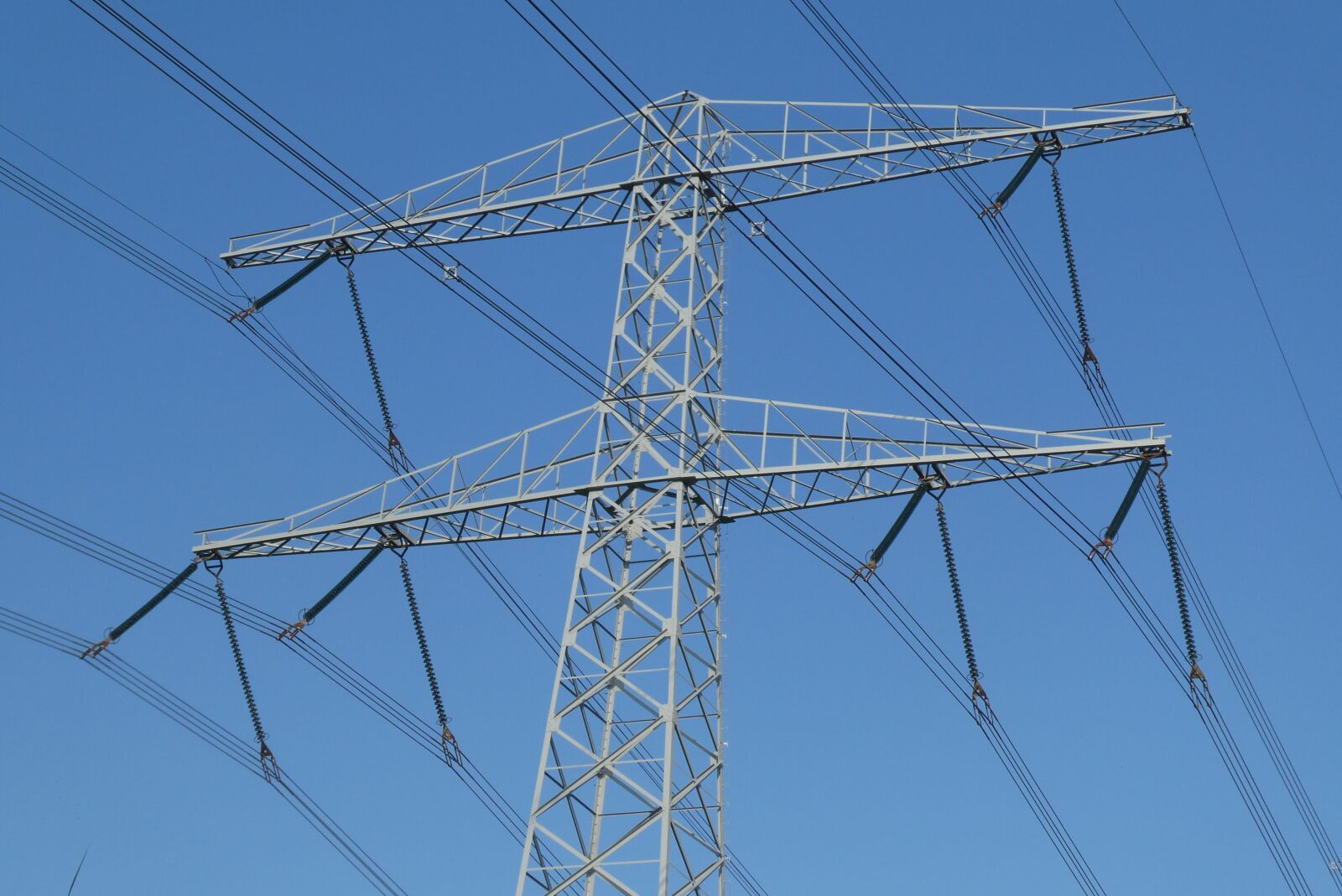 Panasonic Lumix DC-ZS70 (Lumix DC-TZ90) sample photo. Pylon, electricity, wires photography
