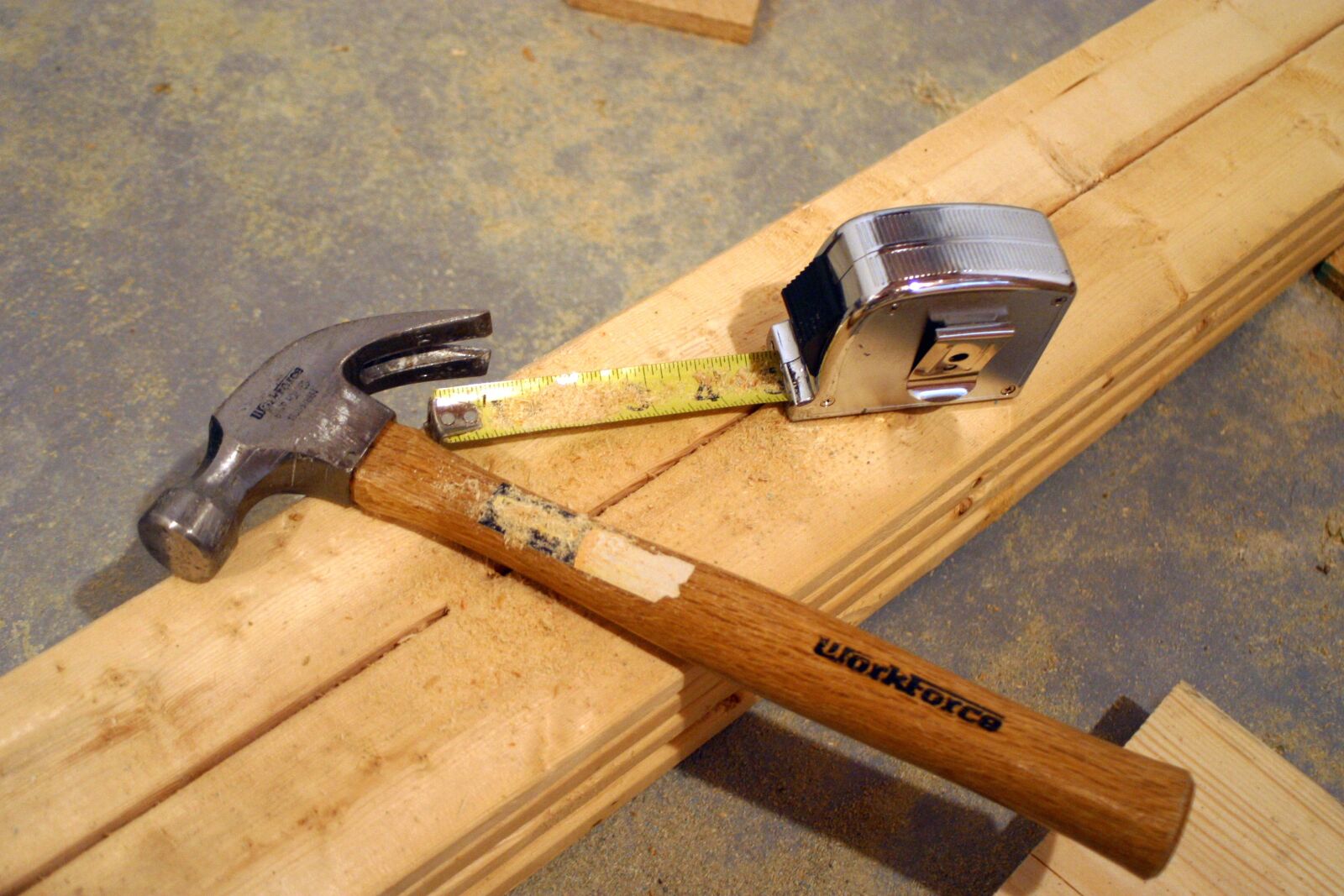 Canon EOS D60 sample photo. Tools, hammer, tape measure photography