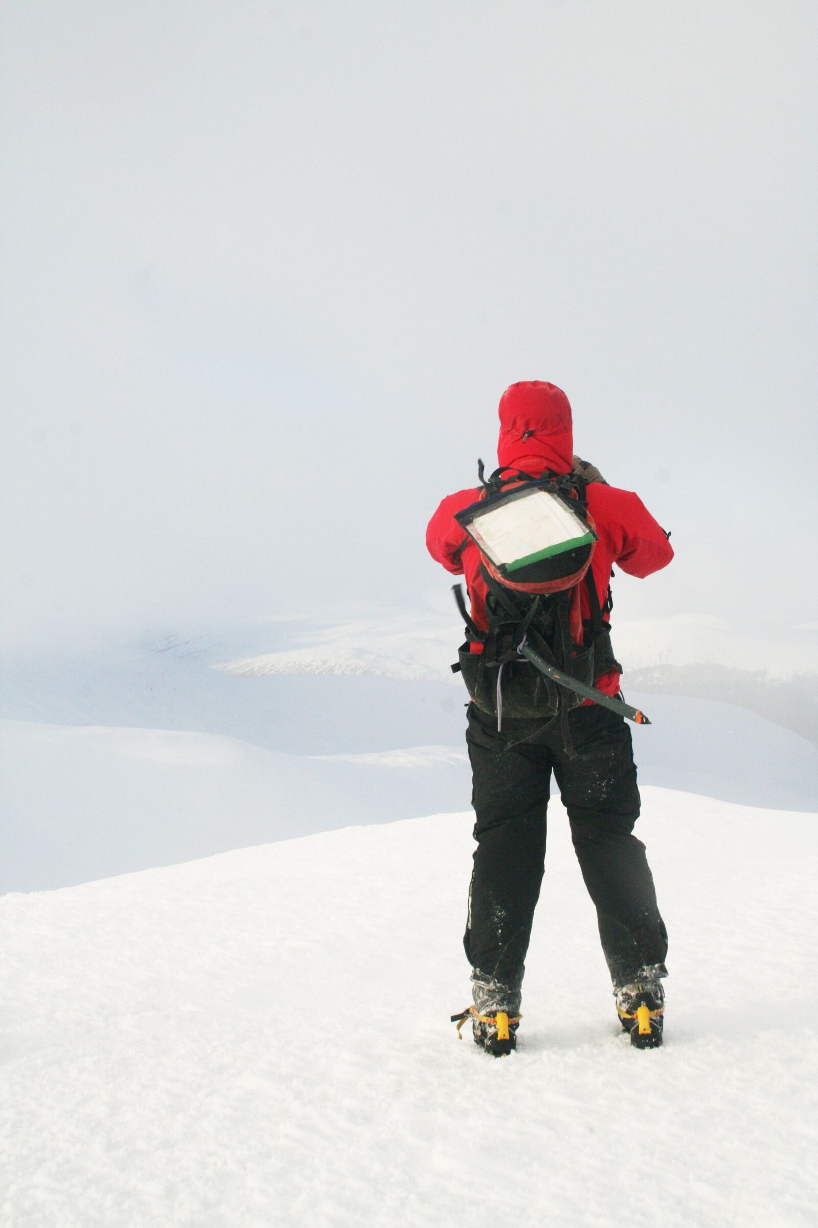 Canon EOS 350D (EOS Digital Rebel XT / EOS Kiss Digital N) sample photo. Climber, climbing, frost photography