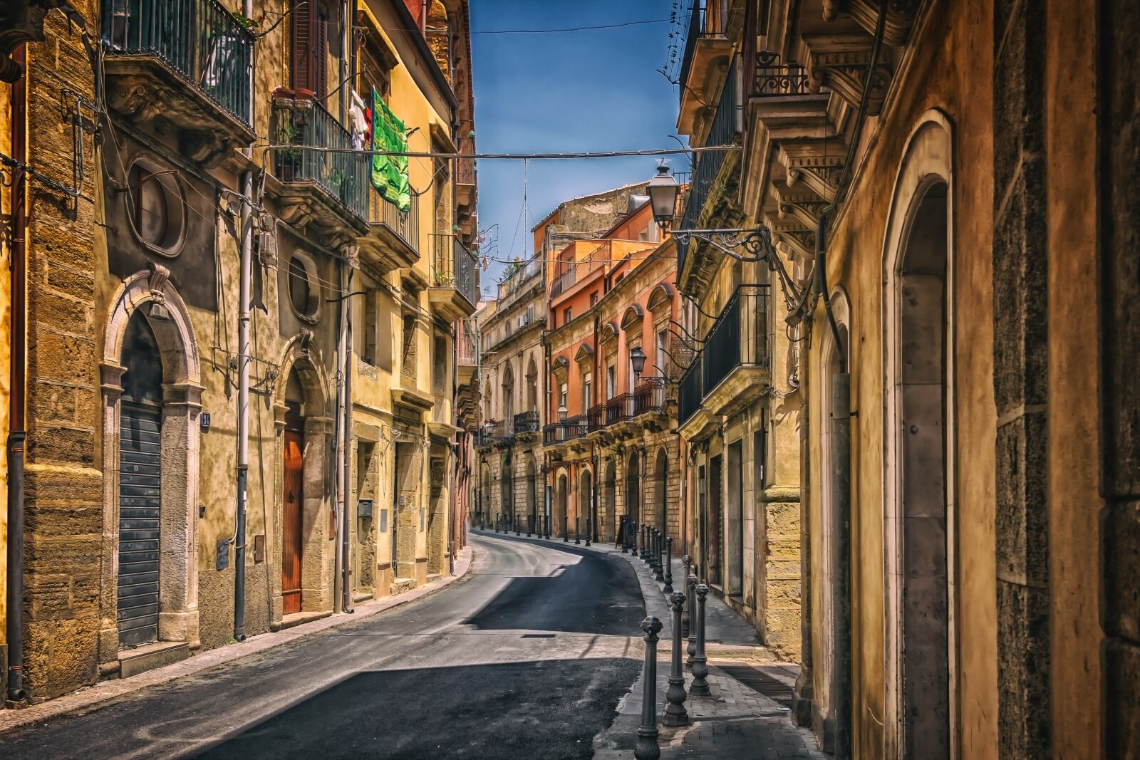 Nikon D3300 sample photo. Alley, road, historic center photography