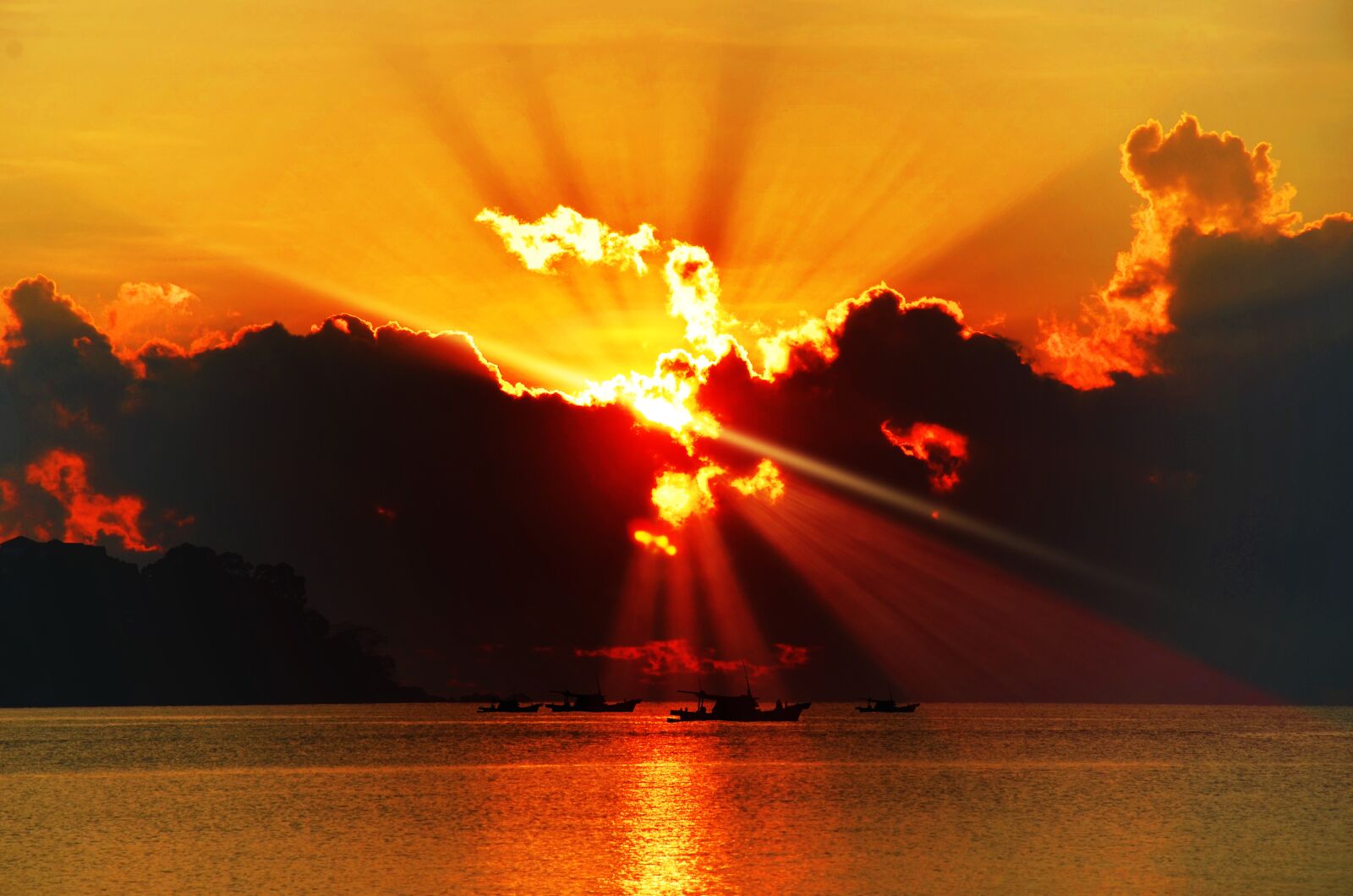 Nikon D7000 sample photo. Sunset, beach, sea photography