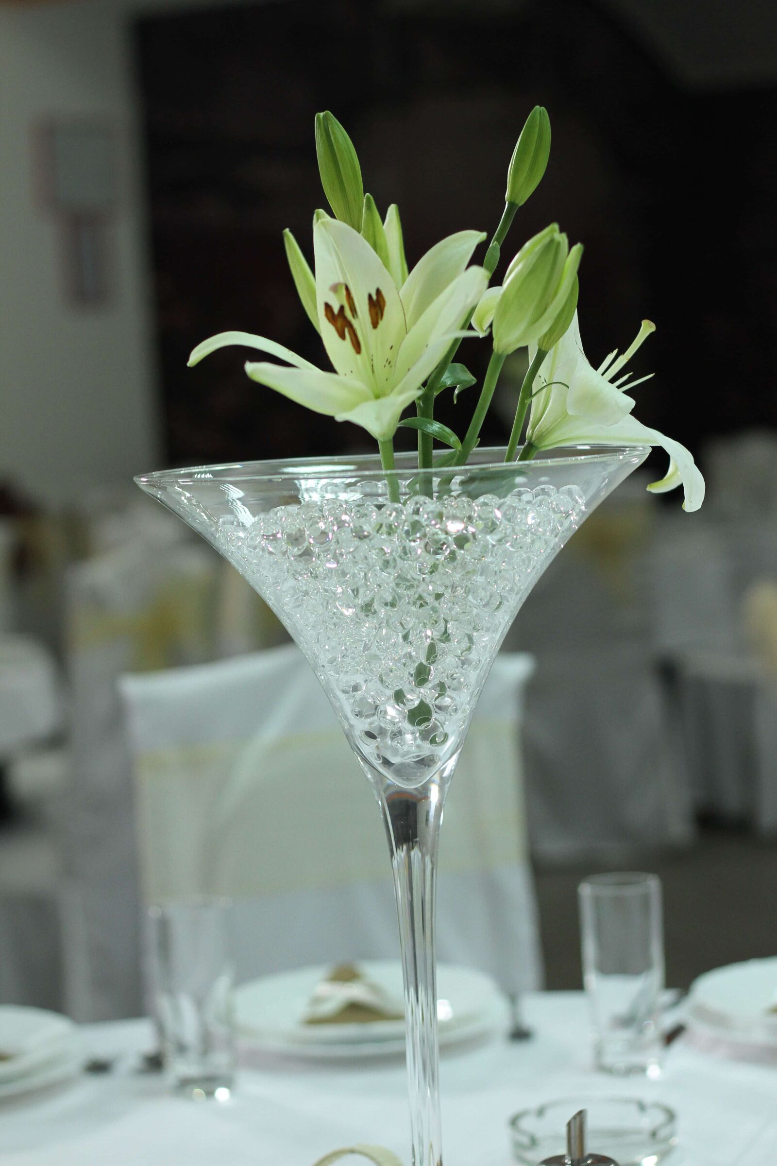 Canon EOS 7D + Canon EF 50mm F1.8 II sample photo. Decoration, elegance, glass, lily photography
