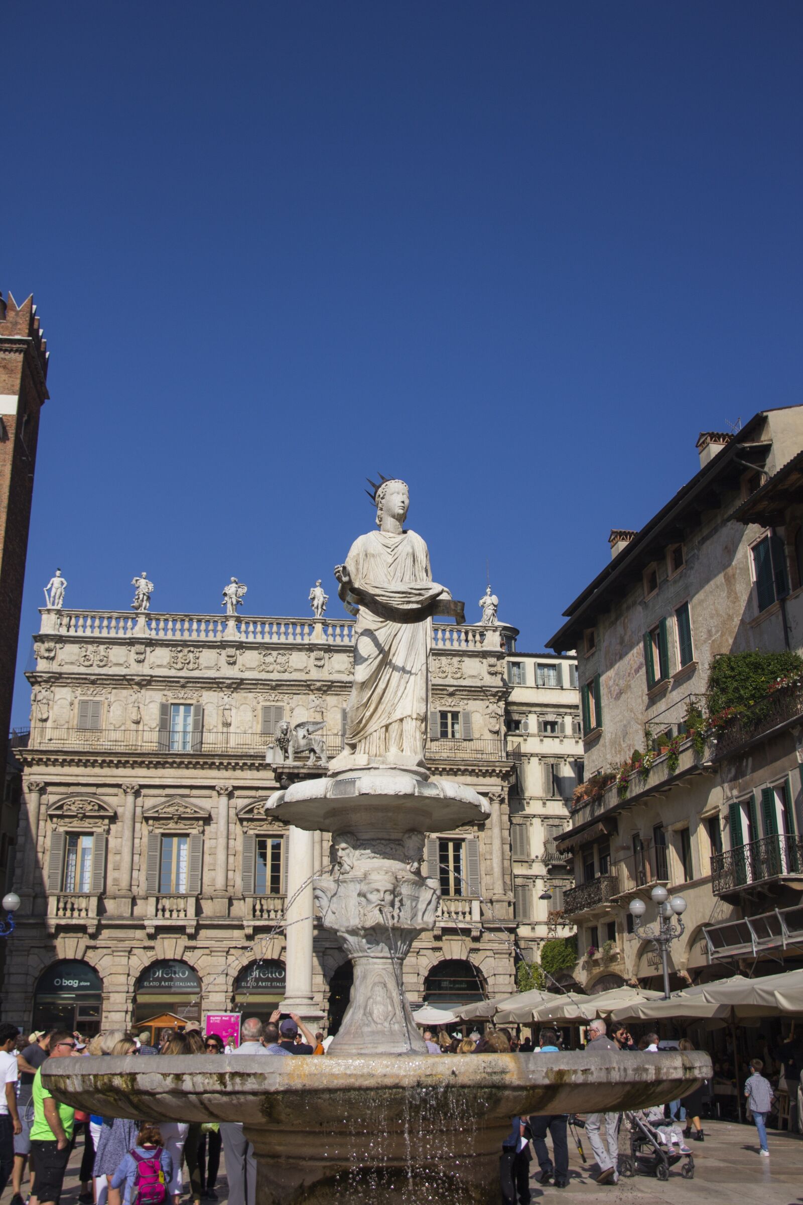 Canon EOS 60D sample photo. Italy, verona, historically photography