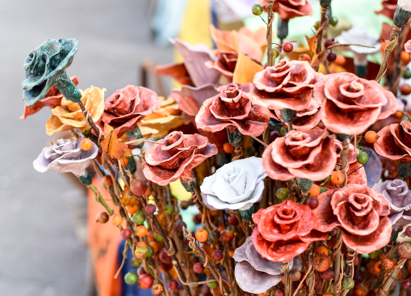 Nikon AF-S Nikkor 50mm F1.8G sample photo. Ceramics, decoration, flowers, orange photography
