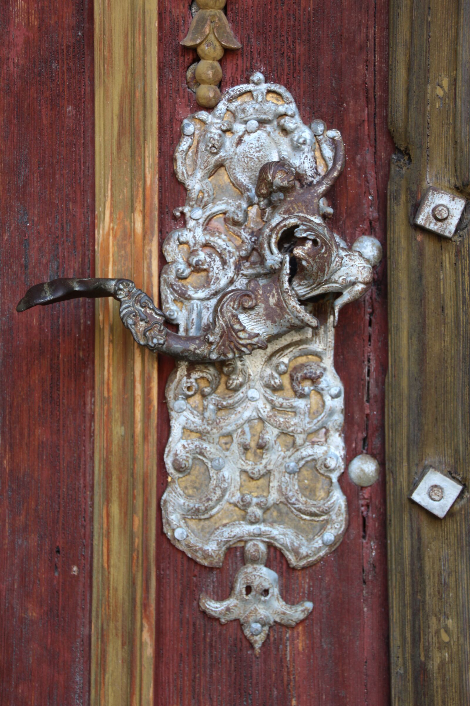 Canon EOS 1200D (EOS Rebel T5 / EOS Kiss X70 / EOS Hi) sample photo. Door handle, old, church photography