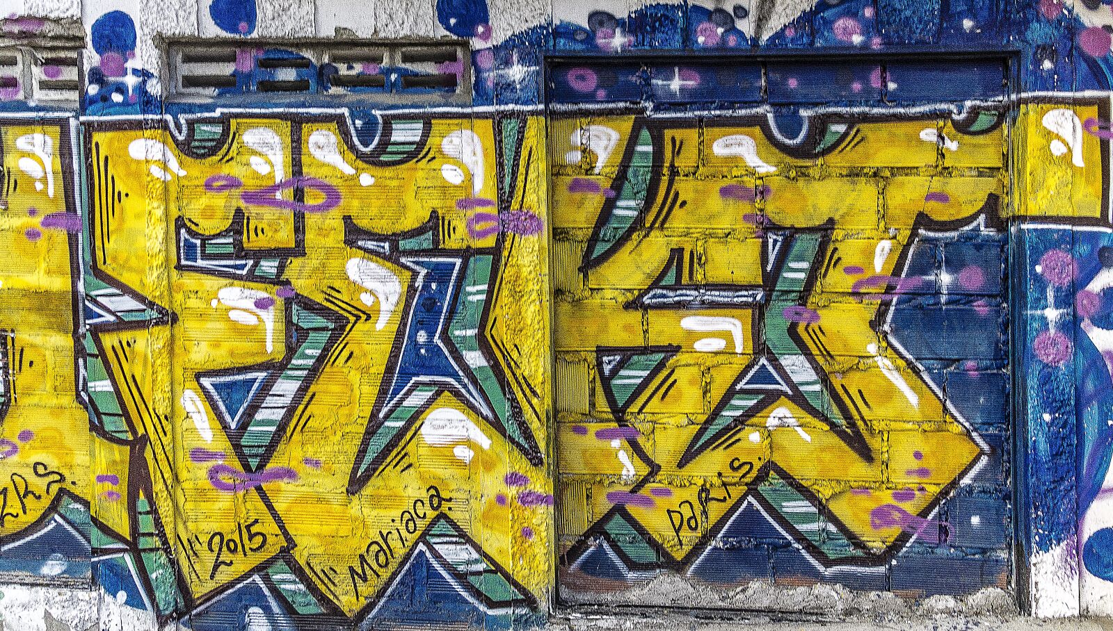 Canon EOS 1100D (EOS Rebel T3 / EOS Kiss X50) sample photo. Background, graffiti, grunge photography