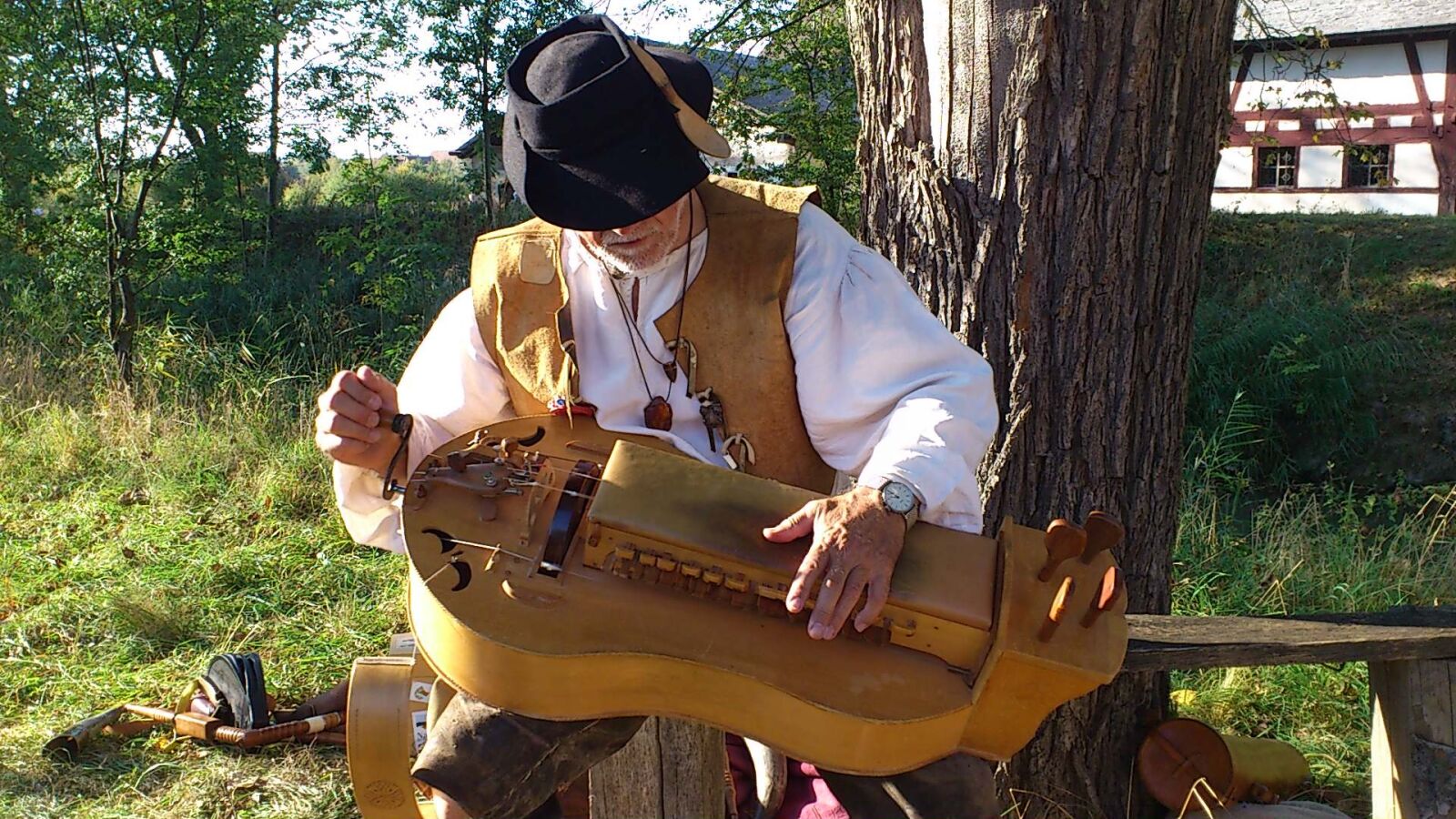 Sony Ericsson Xperia Arc sample photo. Medieval days, musician, man photography