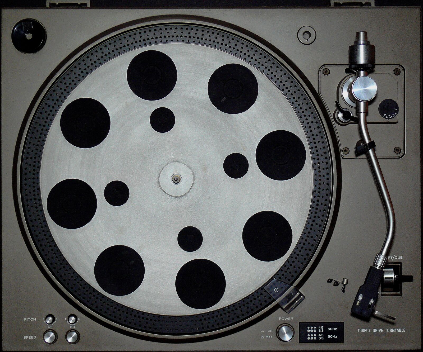 Leica V-LUX 1 sample photo. Turntable, record, system photography