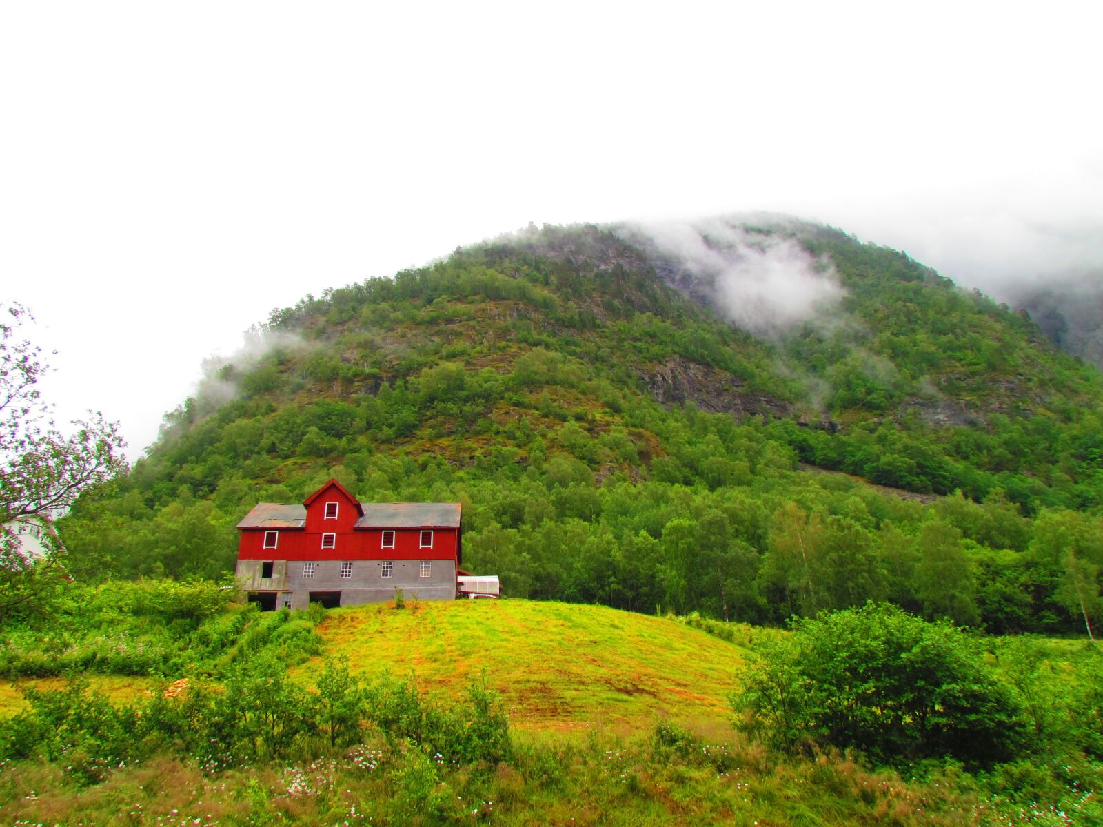 Canon PowerShot SX30 IS sample photo. Red, barn, red barn photography