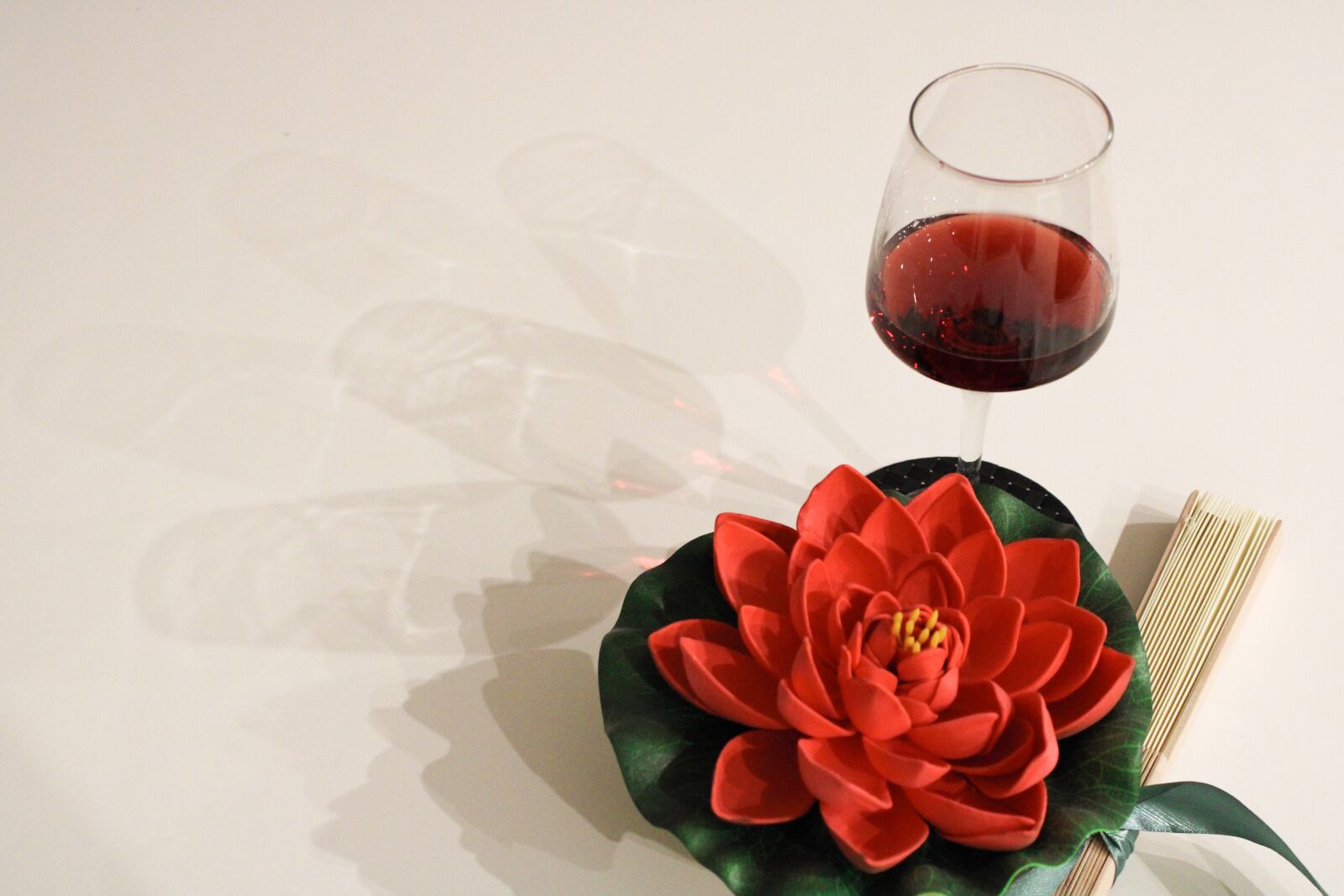 Canon EOS 2000D (EOS Rebel T7 / EOS Kiss X90 / EOS 1500D) sample photo. Wine, flower, red photography