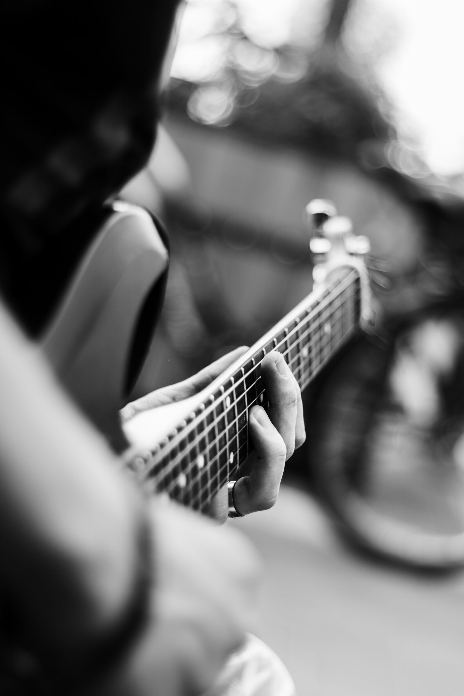 Canon EOS 750D (EOS Rebel T6i / EOS Kiss X8i) sample photo. Band, black, and, white photography