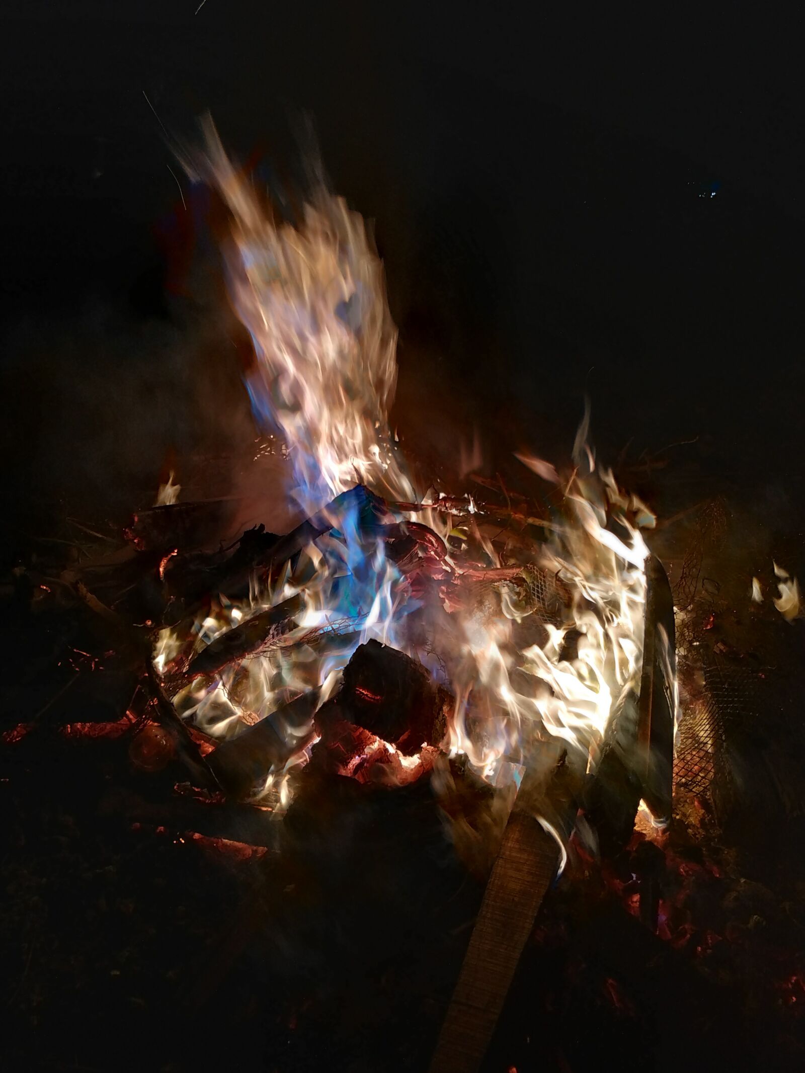 Xiaomi Redmi Note 5 sample photo. Fire, flame, wood photography