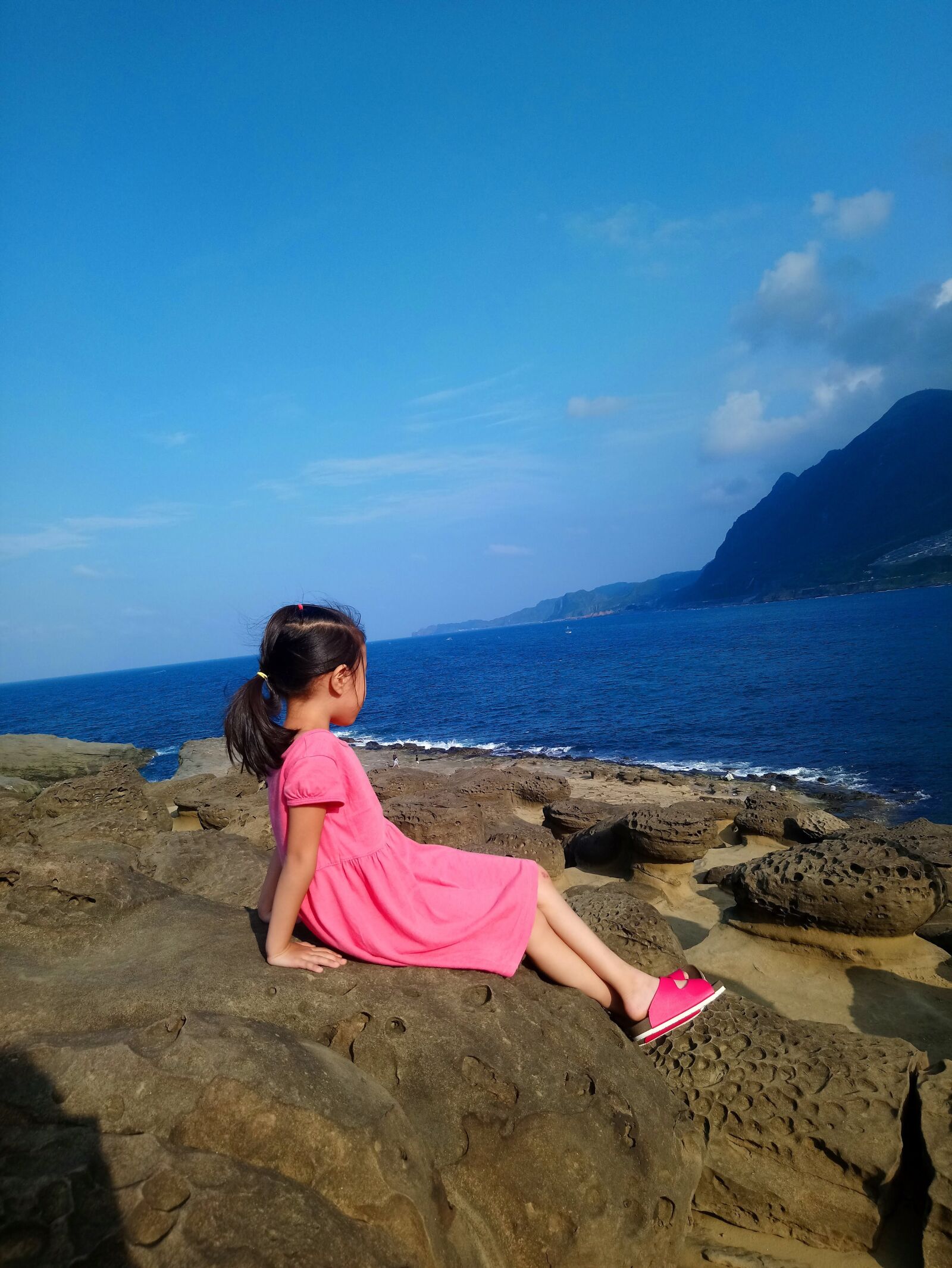 Sony Xperia XA1 Plus sample photo. 風景, 人物, 海邊 photography