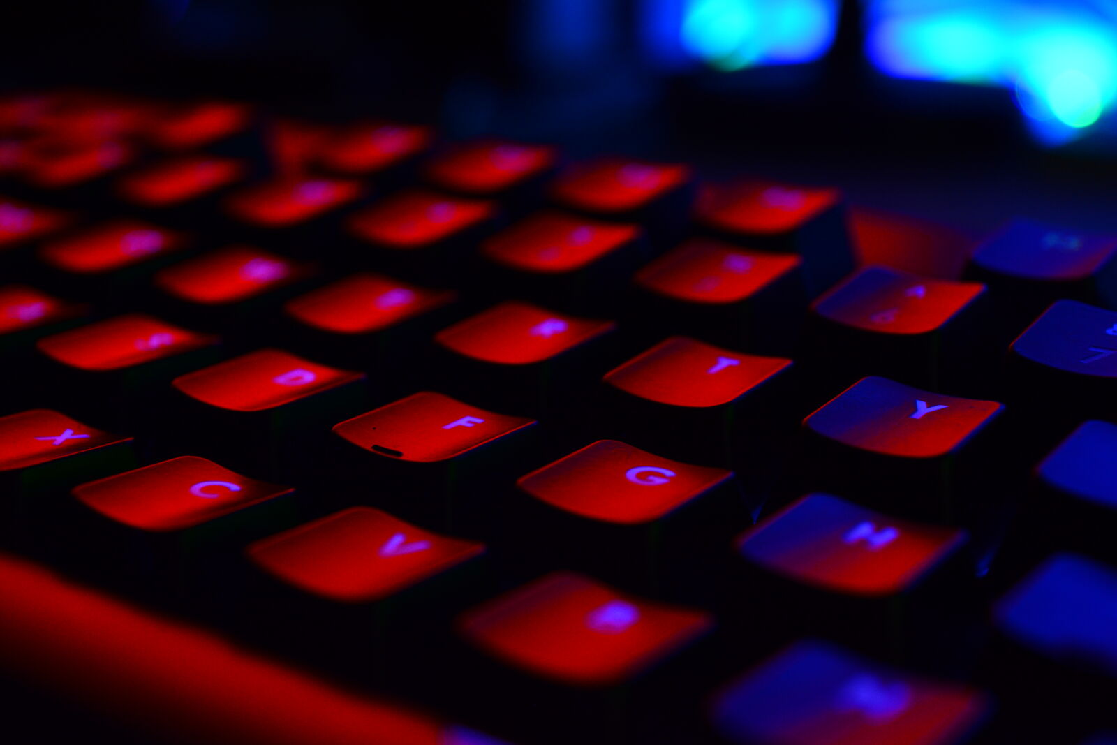 Nikon D5200 sample photo. Close, up, of, computer photography
