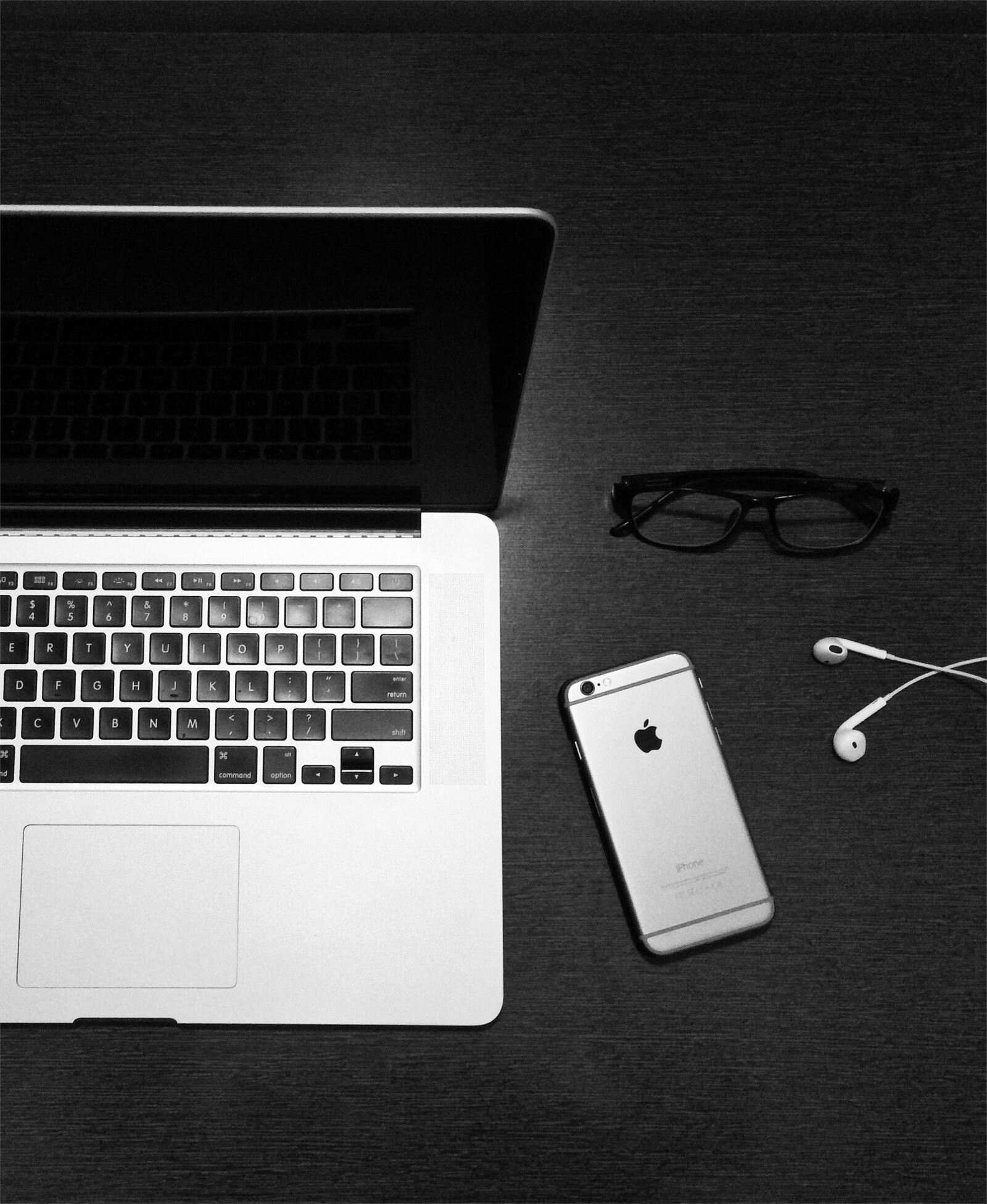 Apple iPhone 5s sample photo. Earphone, glasses, iphone, 6, laptop photography