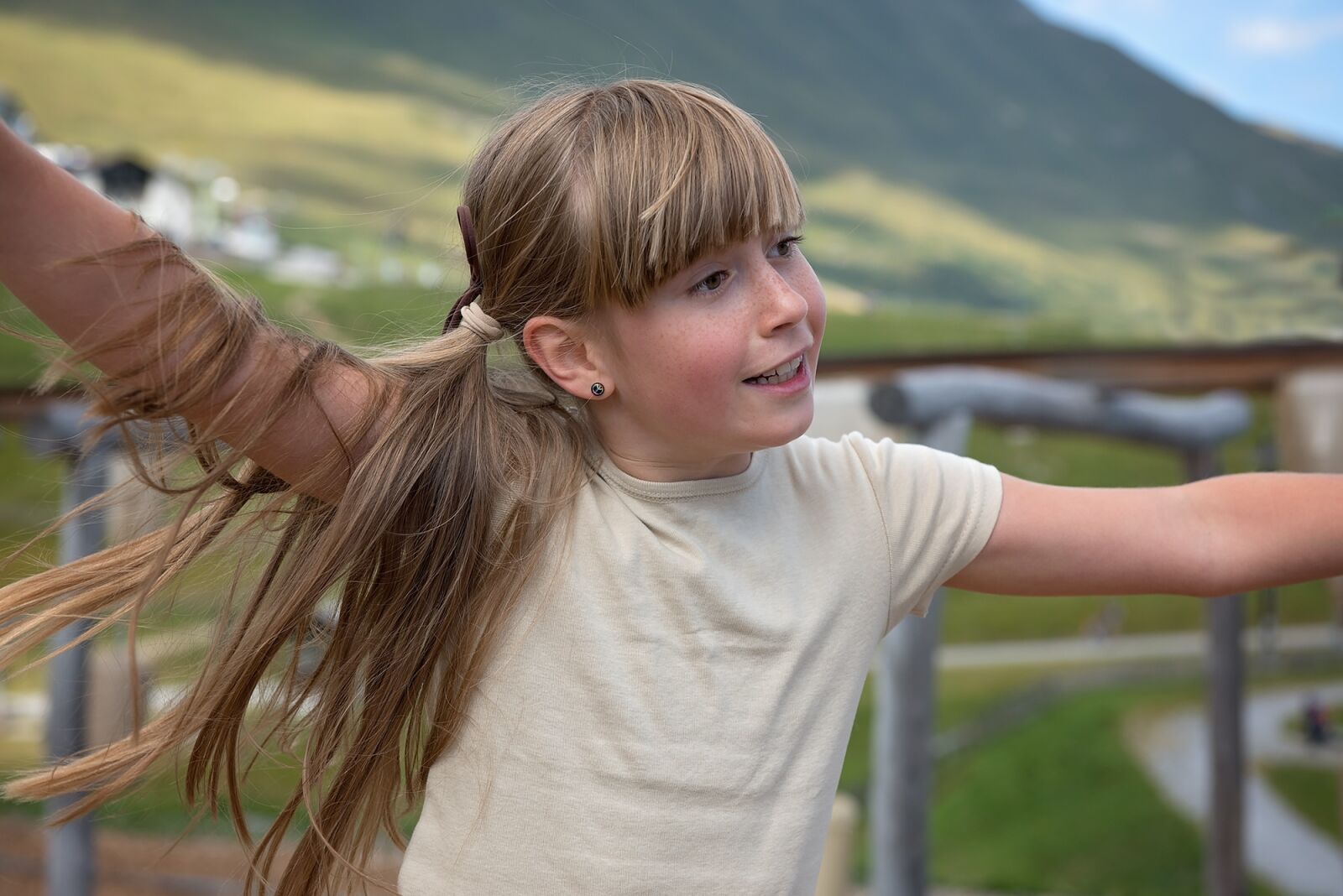 Nikon D750 sample photo. Child, girl, out photography
