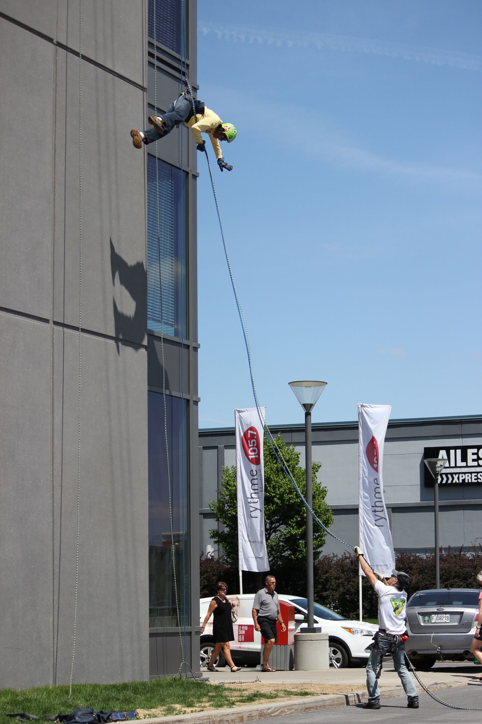 Canon EOS 600D (Rebel EOS T3i / EOS Kiss X5) sample photo. Building, mutual aid, rope photography