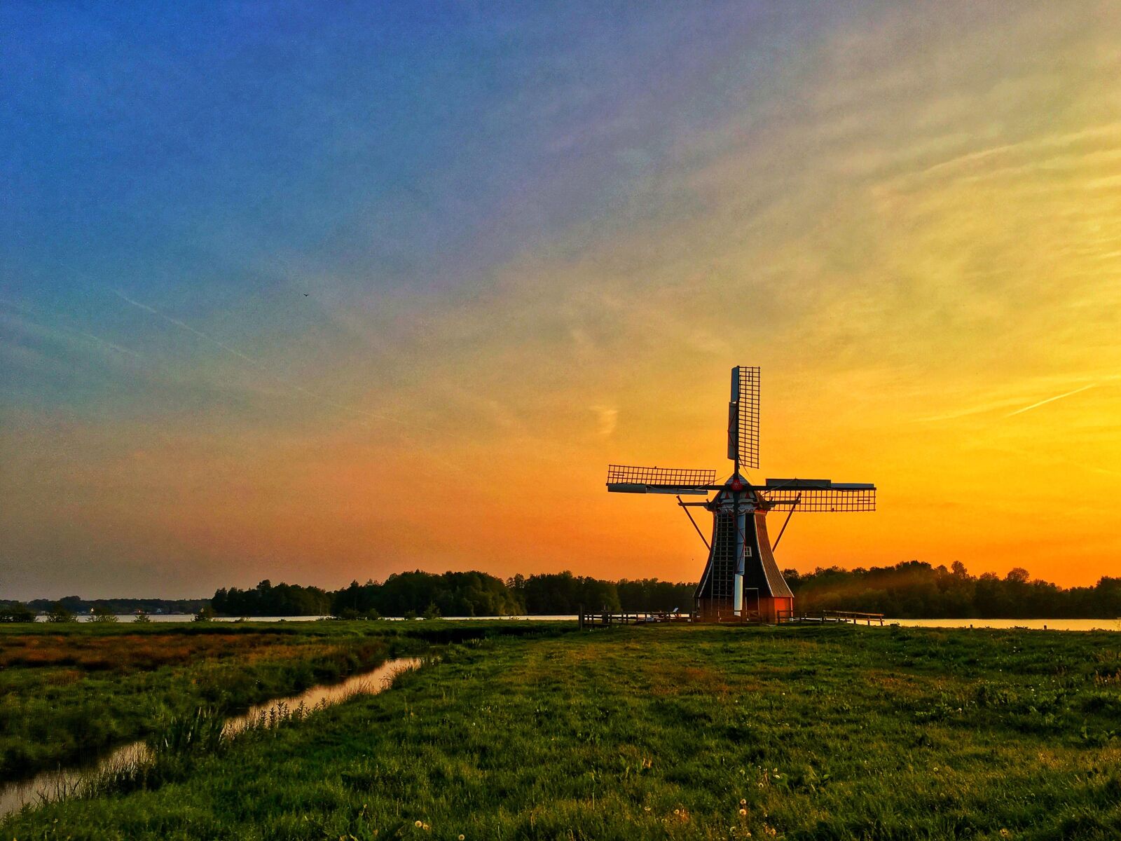 Apple iPhone 6s sample photo. Windmill, holland, sky photography