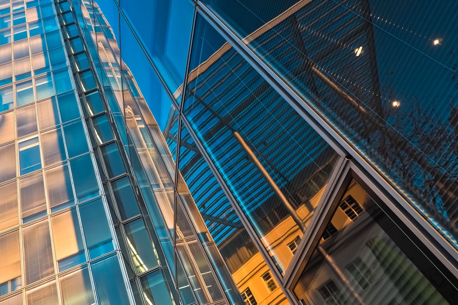 Olympus OM-D E-M10 sample photo. Architecture, glass, modern photography
