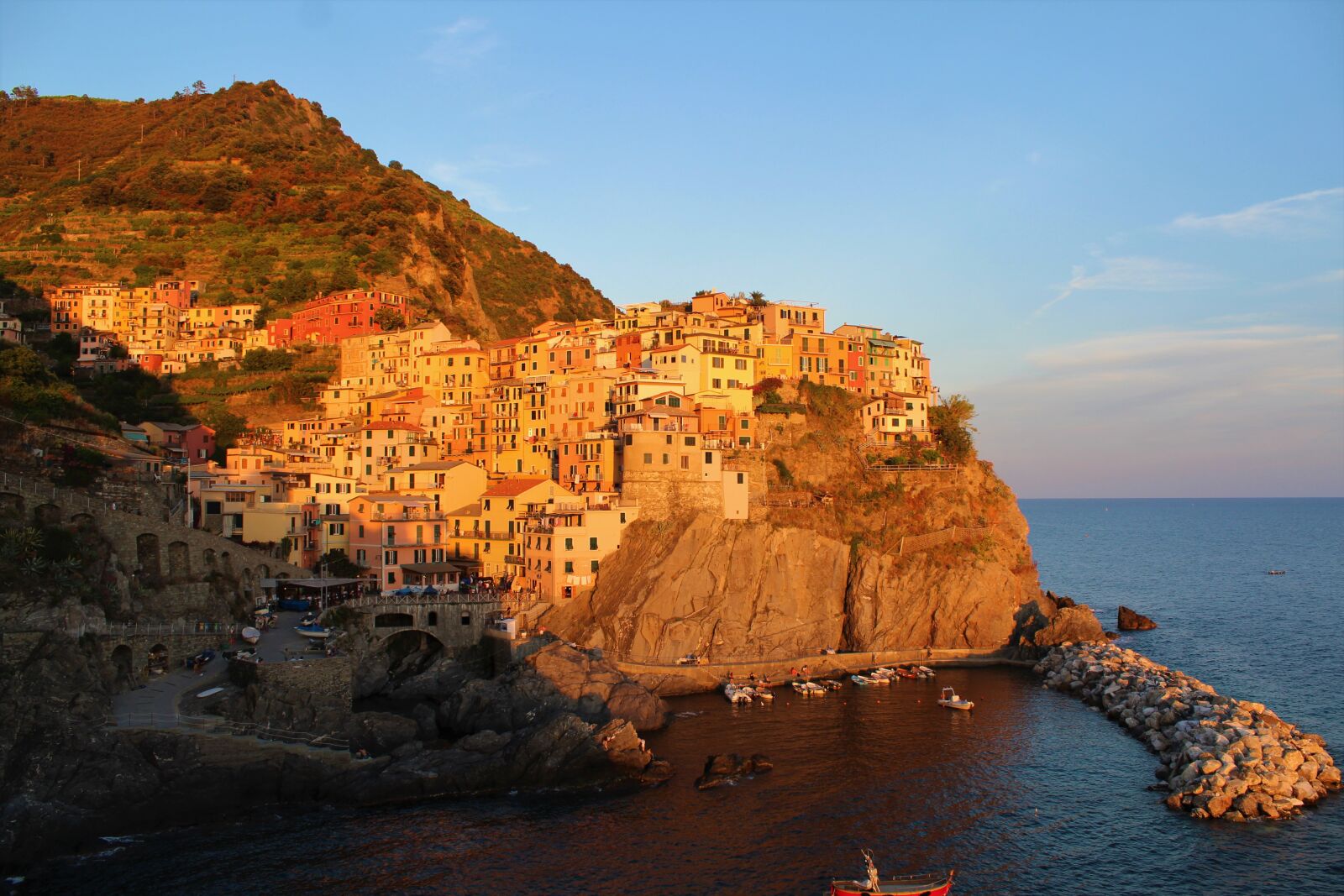 Canon EOS 1300D (EOS Rebel T6 / EOS Kiss X80) sample photo. Sunset, the cinque terre photography