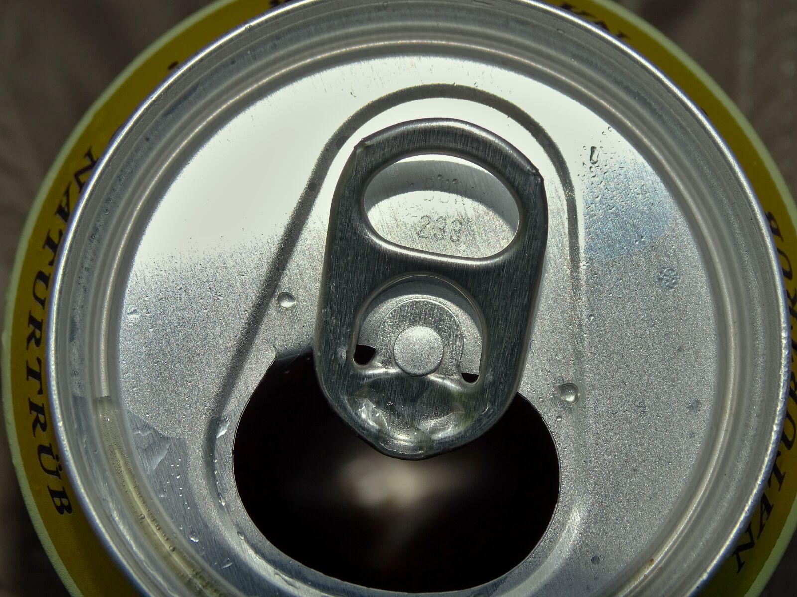 Sony Cyber-shot DSC-HX400V sample photo. Beer can, box, cans photography