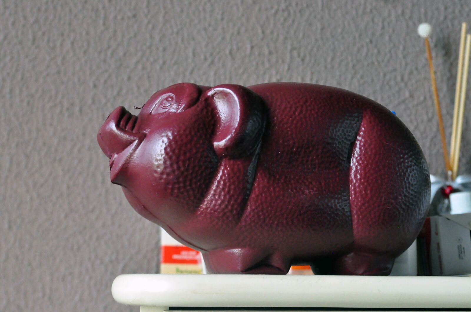 Nikon D5000 sample photo. Pig, money, currency photography