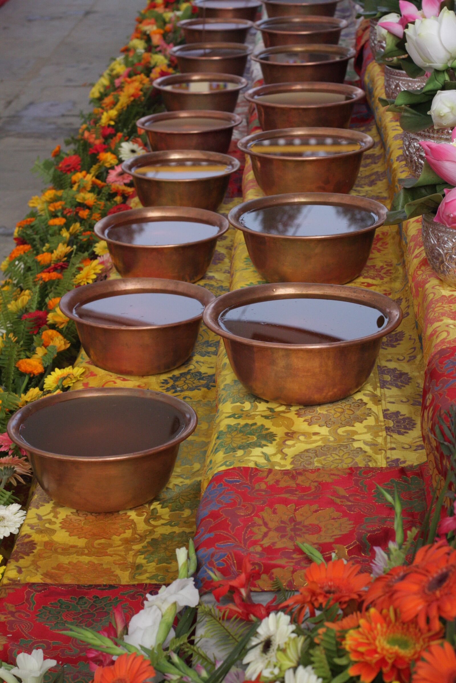 Canon EOS 40D sample photo. Offering, buddhist, religion photography