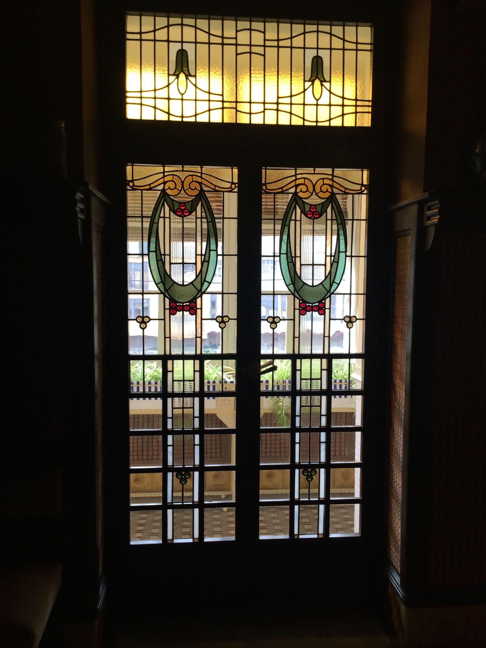 iPhone 5s back camera 4.12mm f/2.2 sample photo. Door, glass, art photography