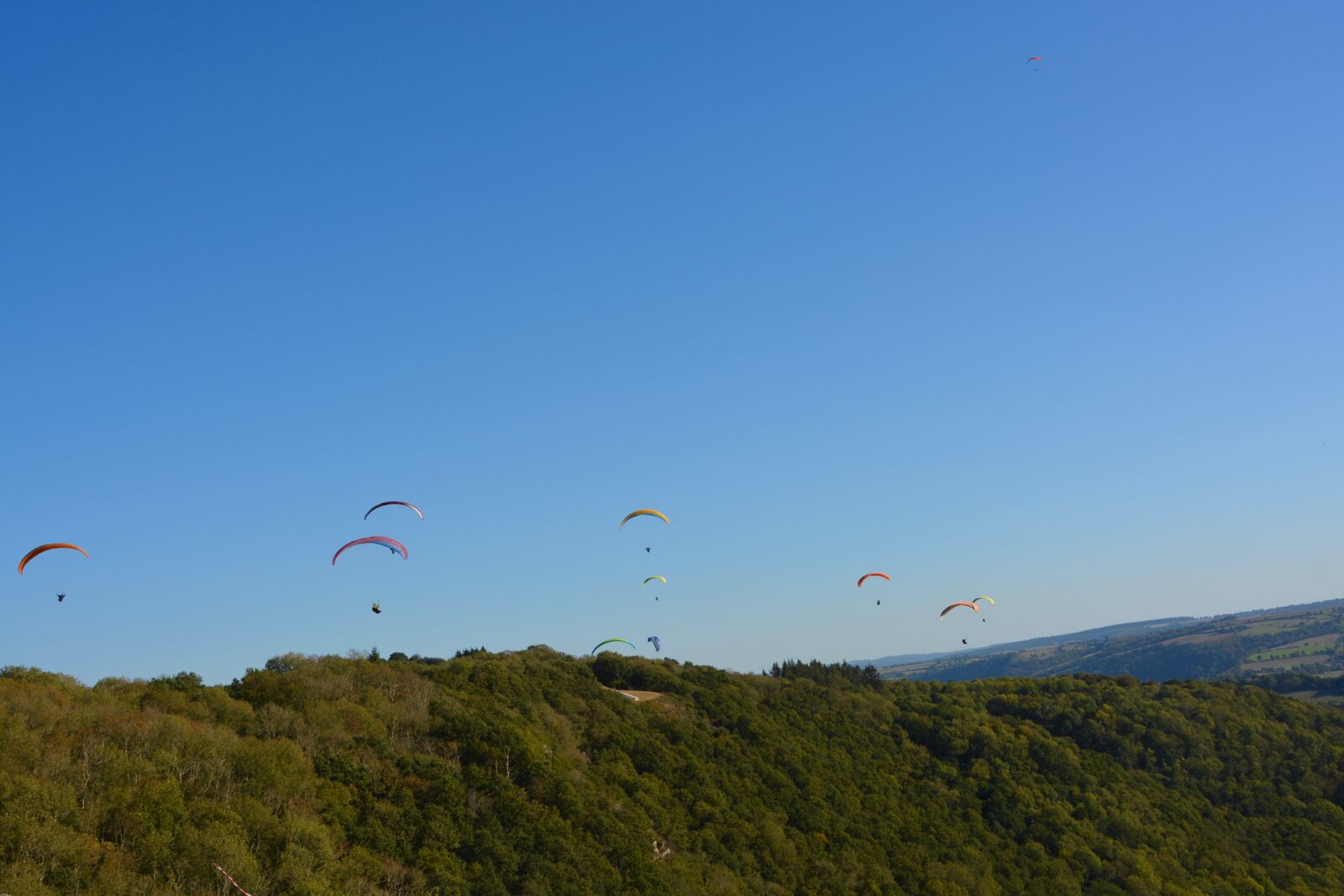 Nikon D5200 sample photo. Paragliders, take-off site, panoramic photography