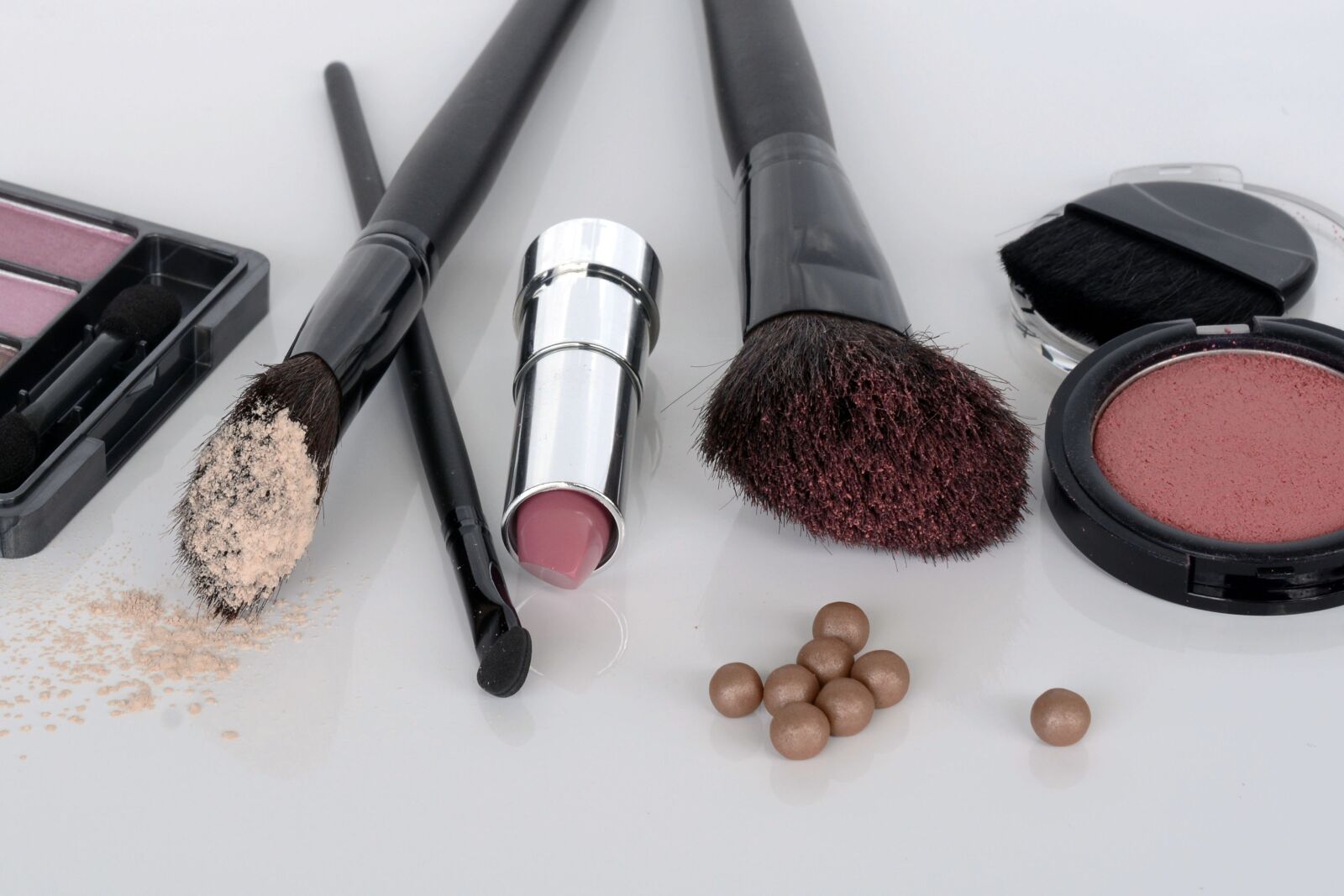Nikon D7100 sample photo. Cosmetics, eye shadow, rouge photography