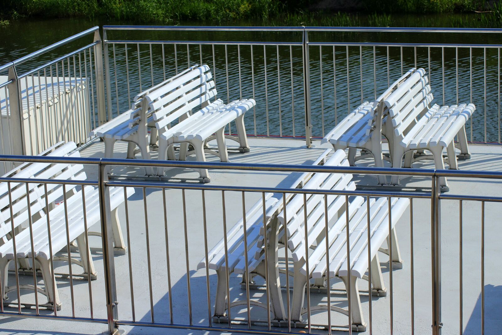 Canon EOS 1200D (EOS Rebel T5 / EOS Kiss X70 / EOS Hi) sample photo. Benches, ship, cruise photography