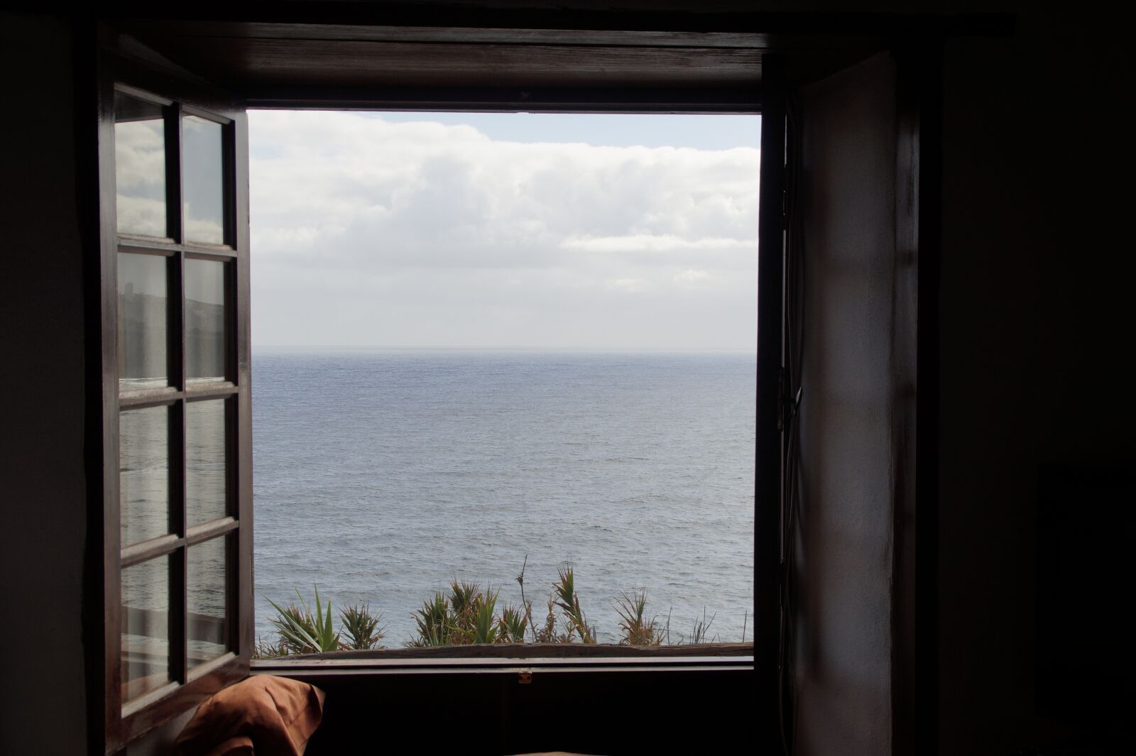 Sony SLT-A58 sample photo. View, window, sea view photography