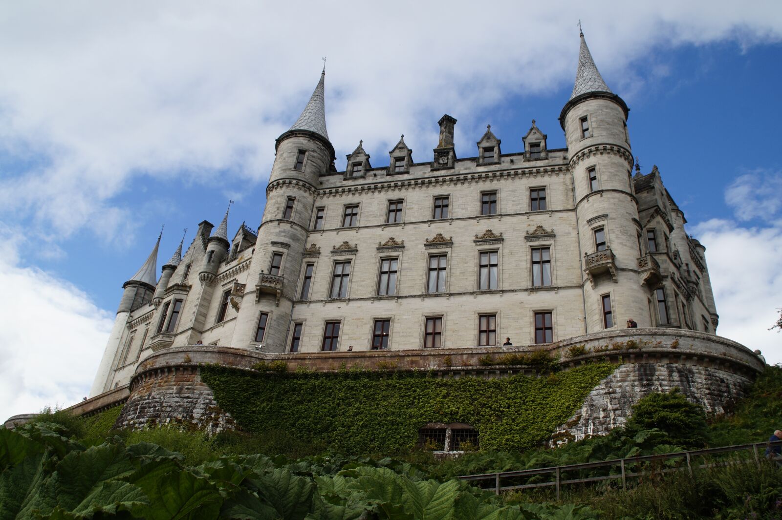 Sony SLT-A58 sample photo. Dunrobin castle, castle, fairy photography