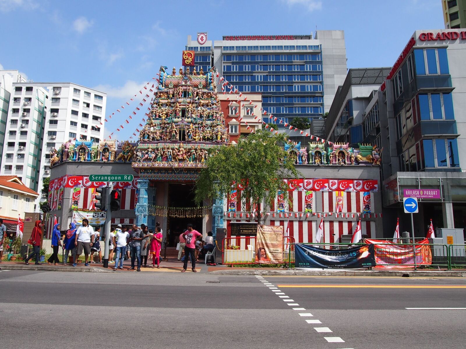 Olympus PEN E-PM1 sample photo. Singapore, hindu, temple photography