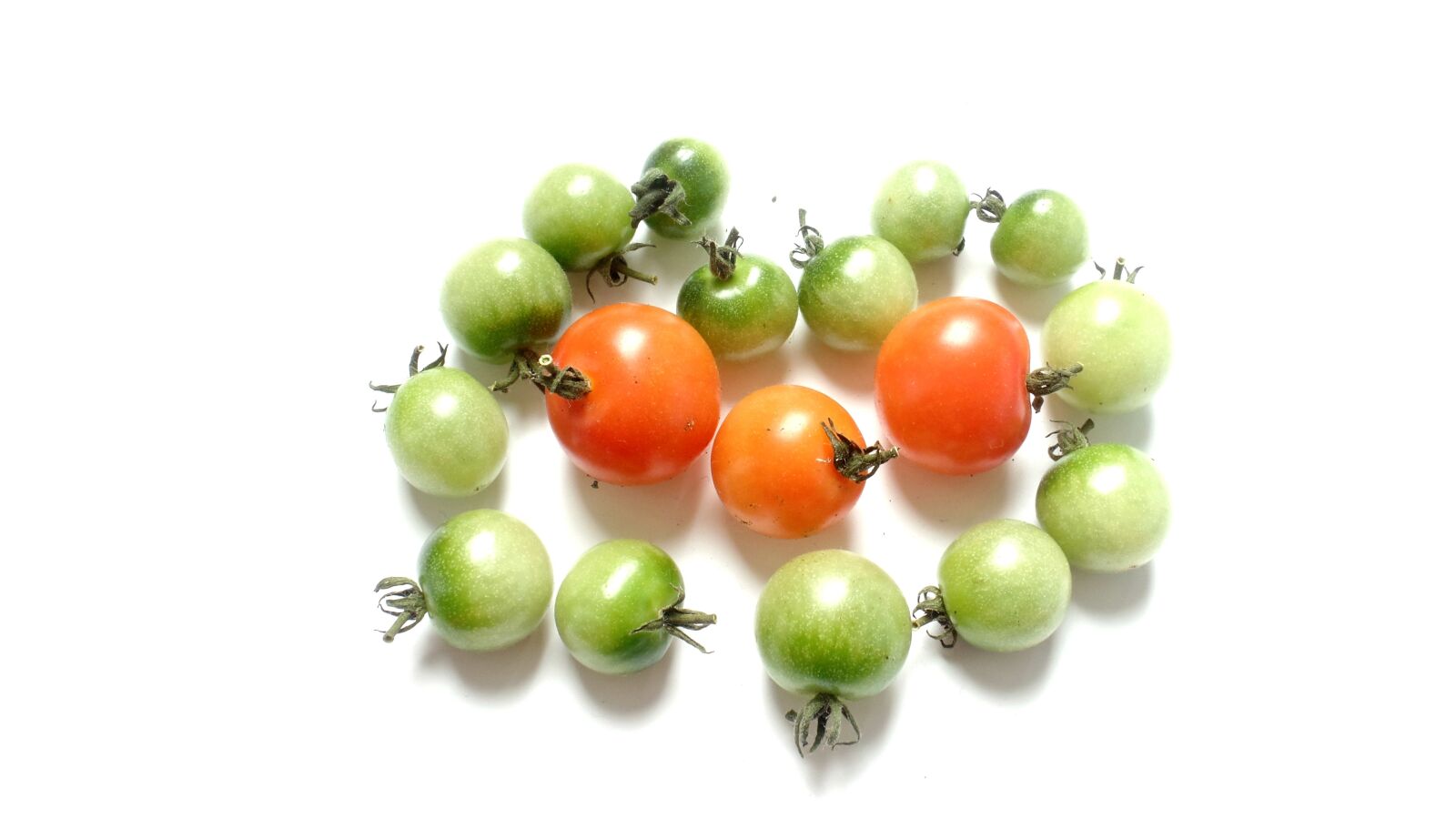 Samsung WB350F/WB351F/WB352F sample photo. Tomato, red, green photography
