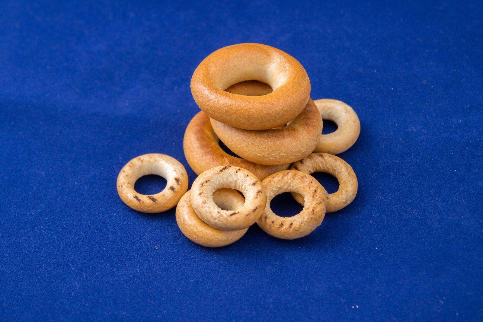 Canon EF-S 17-85mm F4-5.6 IS USM sample photo. Drying, bagels, health photography