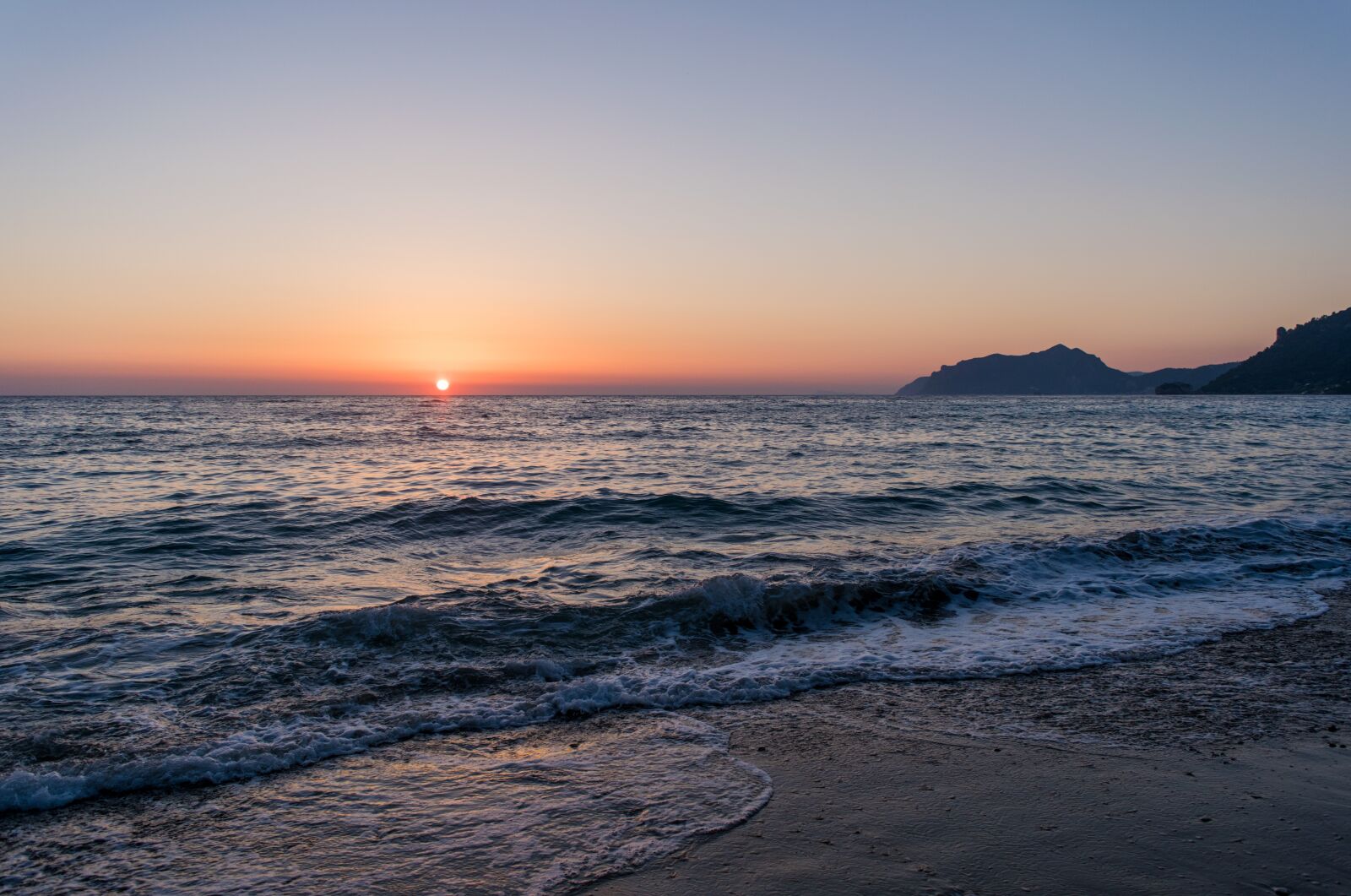 Nikon D5300 sample photo. Sunset, beach, water photography
