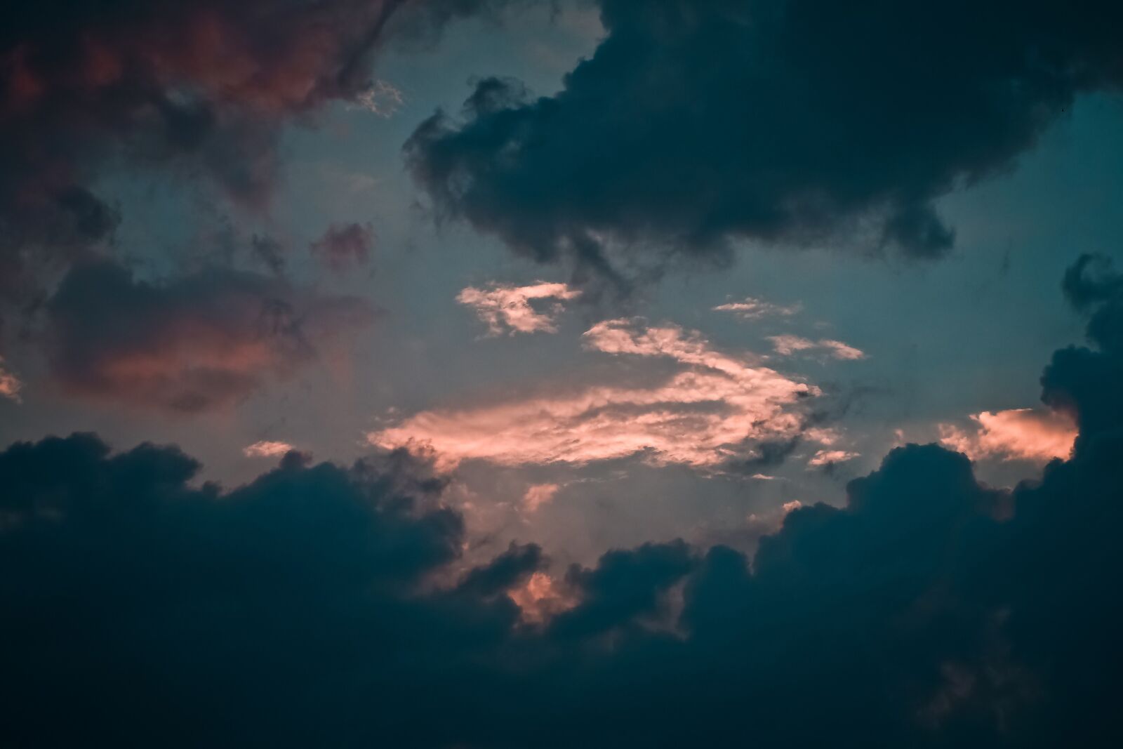 Olympus OM-D E-M10 sample photo. Clouds, forward, sky photography