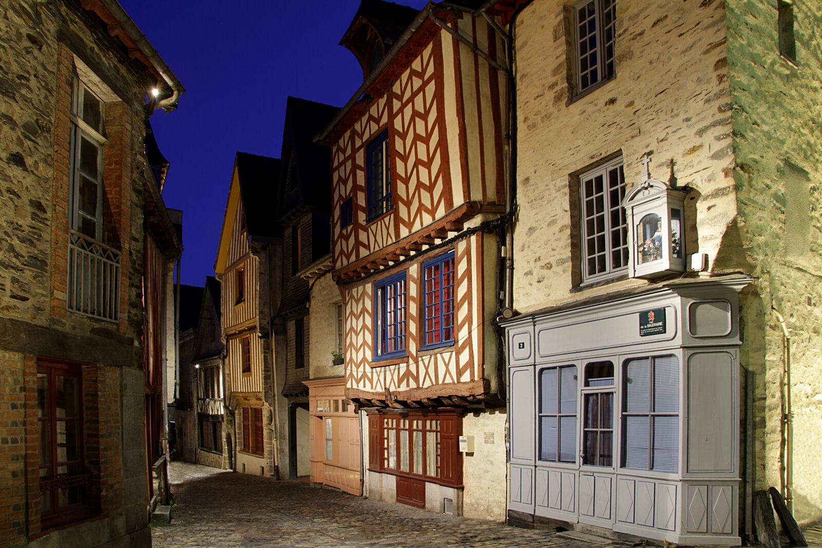 Canon EOS 7D sample photo. Blue hour brittany, vitre photography