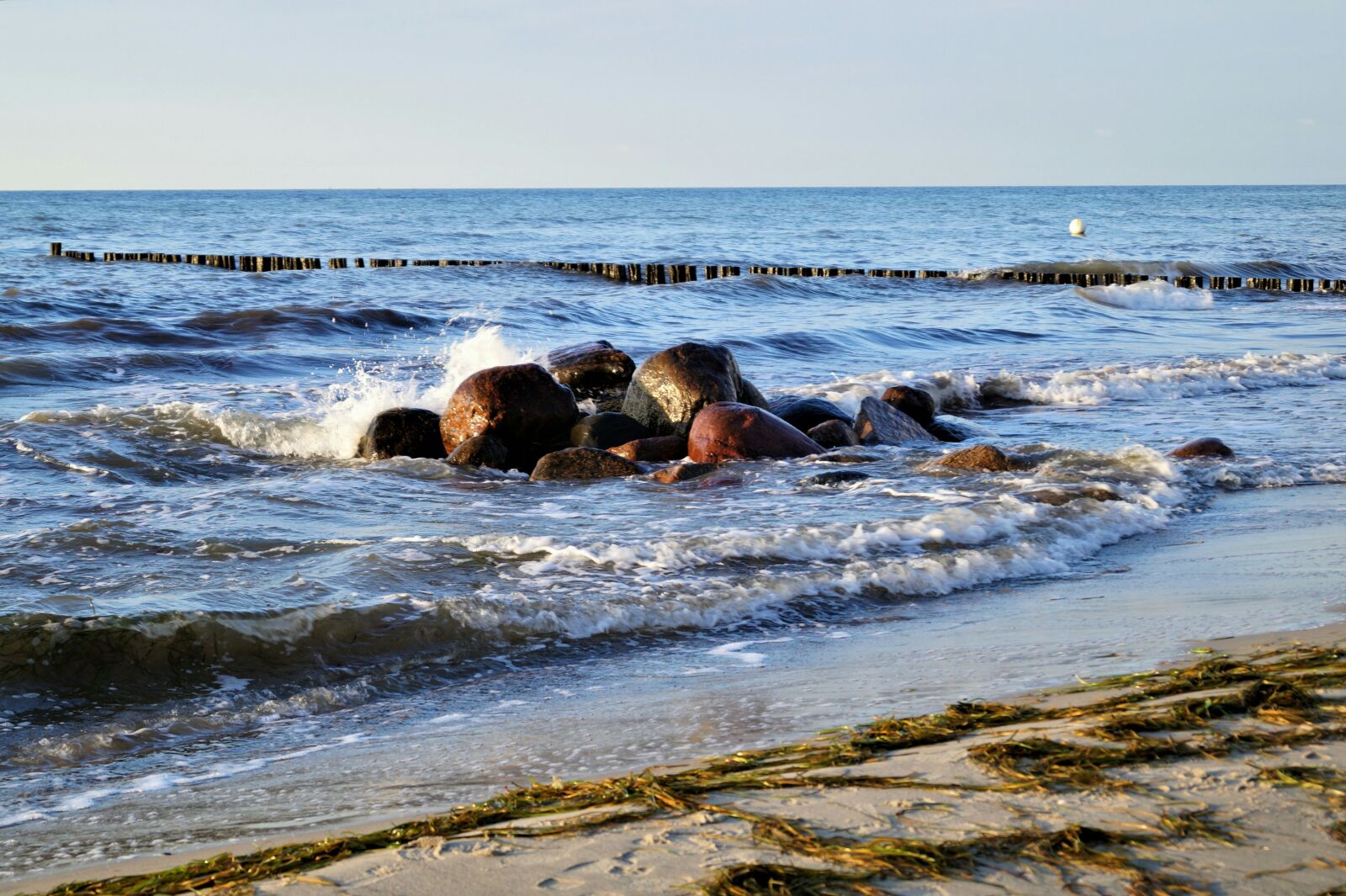 Sony DT 18-55mm F3.5-5.6 SAM II sample photo. Waters, sea, ocean photography