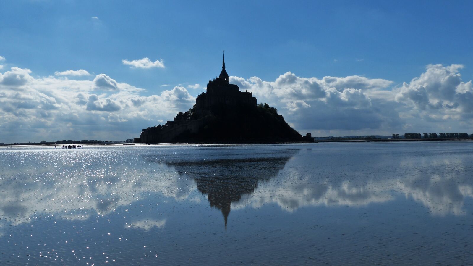 Panasonic Lumix DMC-FZ200 sample photo. Mont saint michel, abbey photography