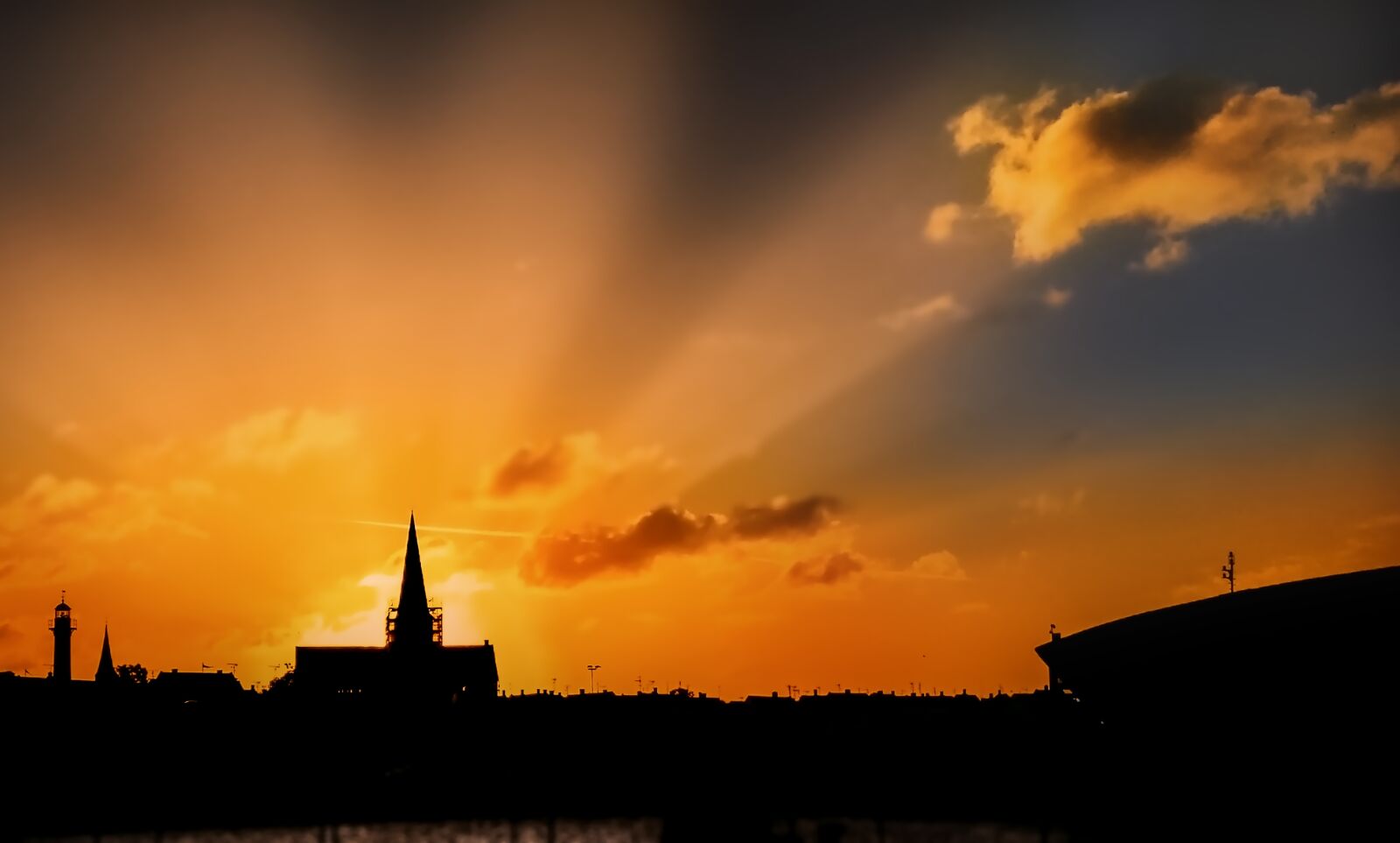 Samsung Galaxy S4 sample photo. Church, sunrise, rays photography