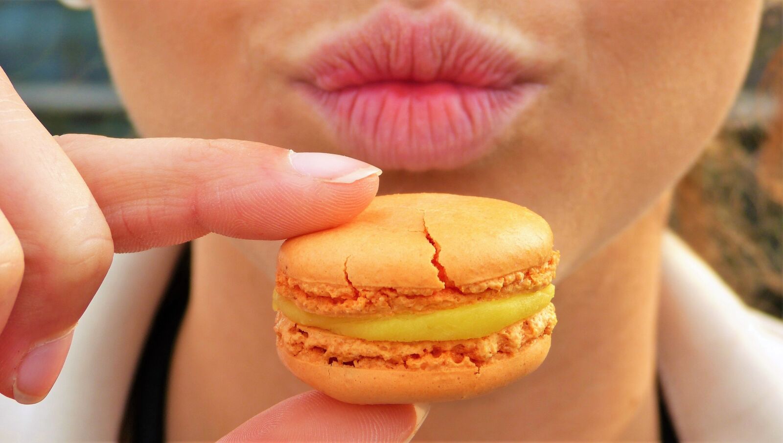 Panasonic Lumix DMC-FZ150 sample photo. Macaron, orange, sweetness photography