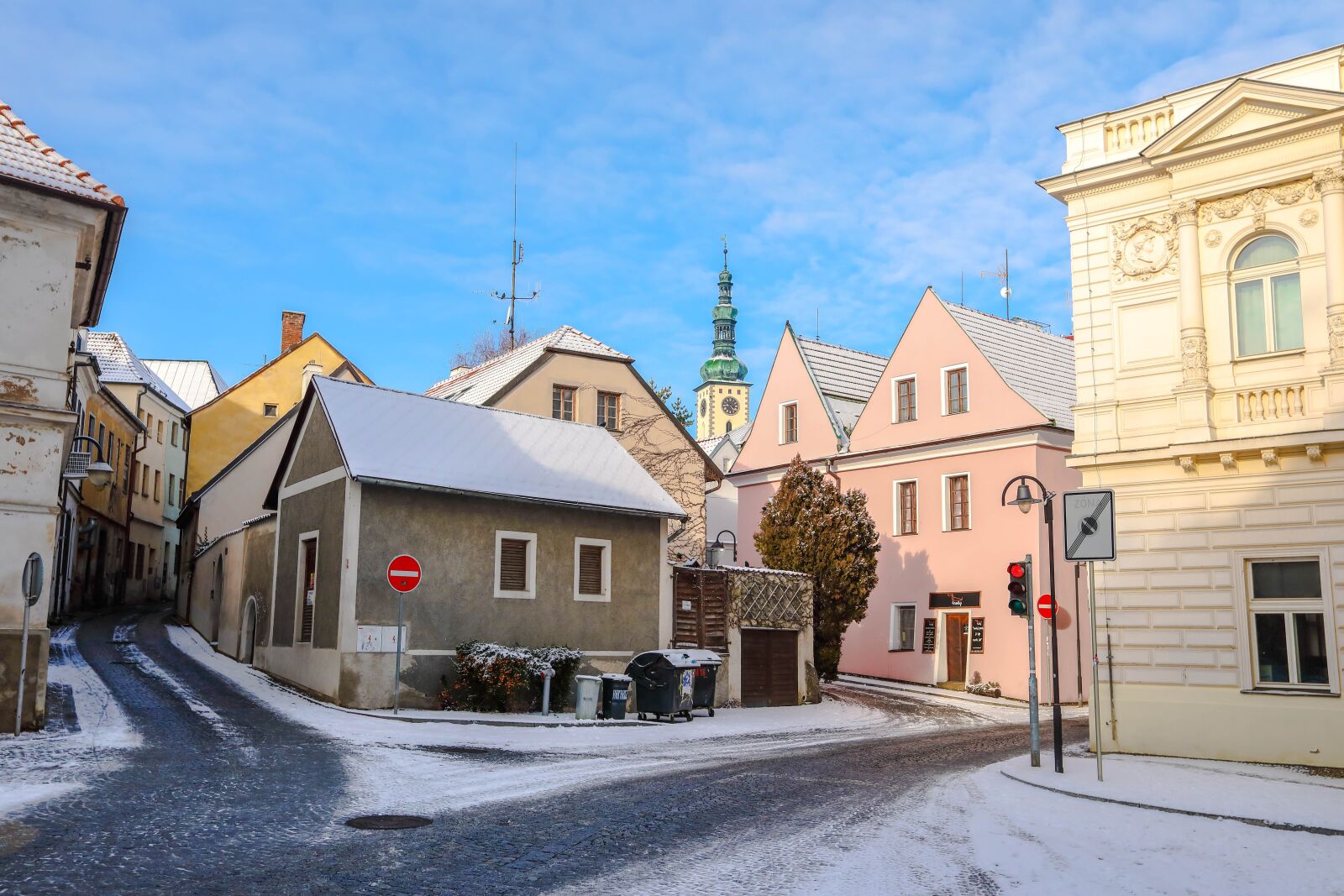 Canon EF 16-35mm F2.8L II USM sample photo. City, winter, snow photography