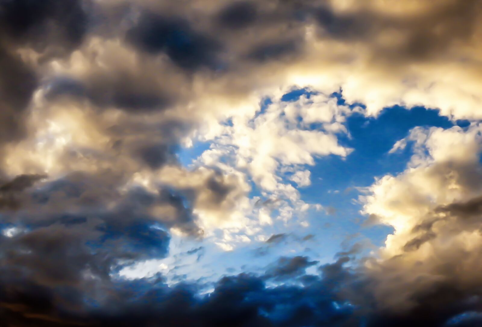 Nikon Coolpix P900 sample photo. Clouds, noon, sky photography