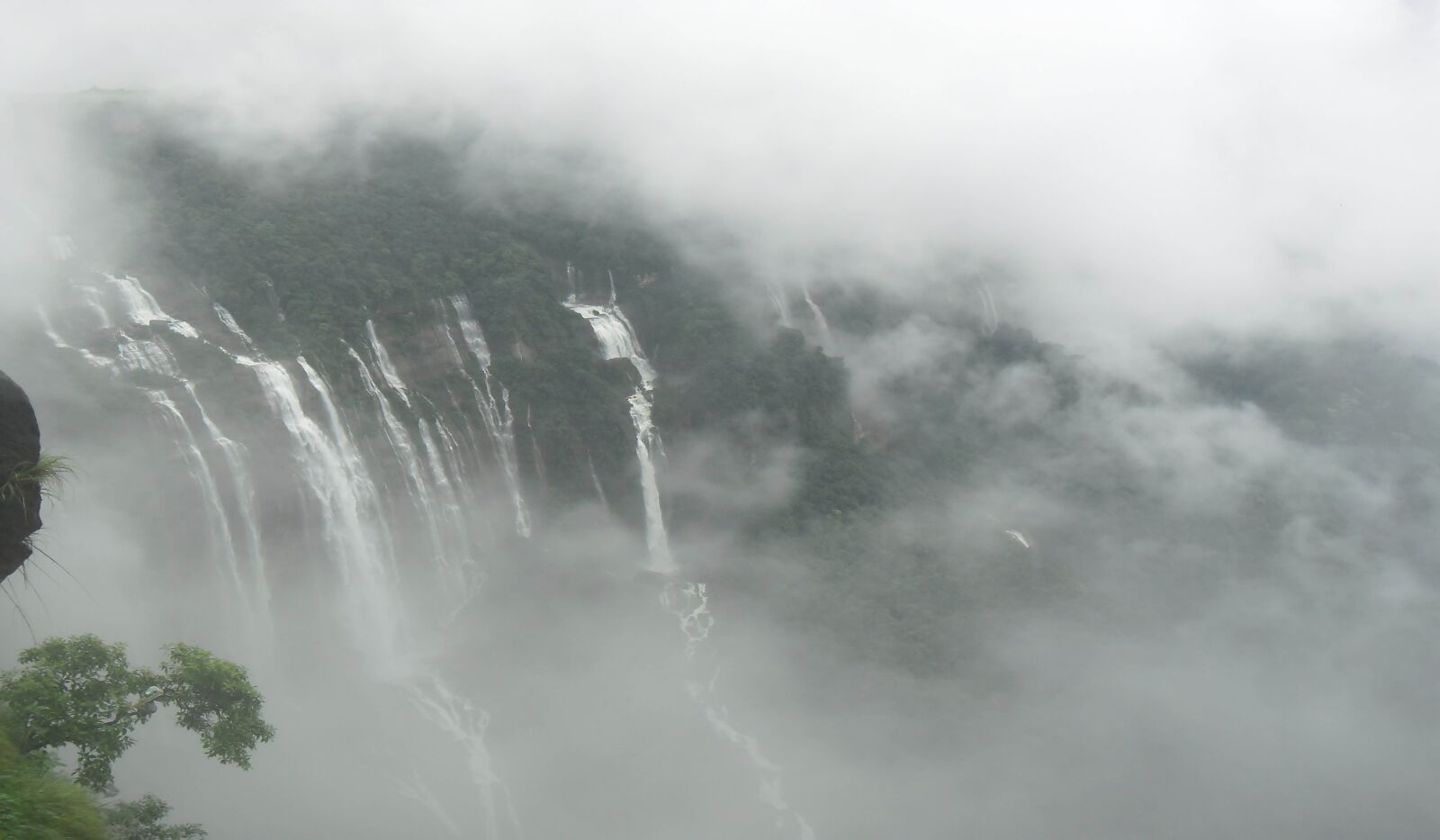 Samsung ES80/ ES81 sample photo. Waterfall, cloud, sky photography