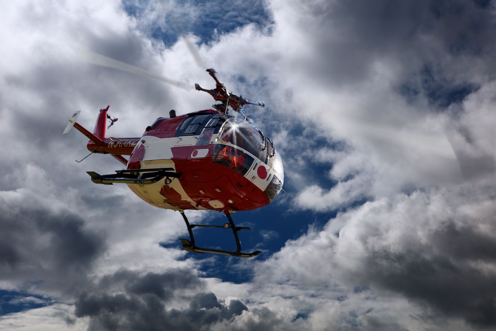 Canon EOS 5DS + Canon EF 24-70mm F2.8L USM sample photo. Rescue helicopter, doctor on photography